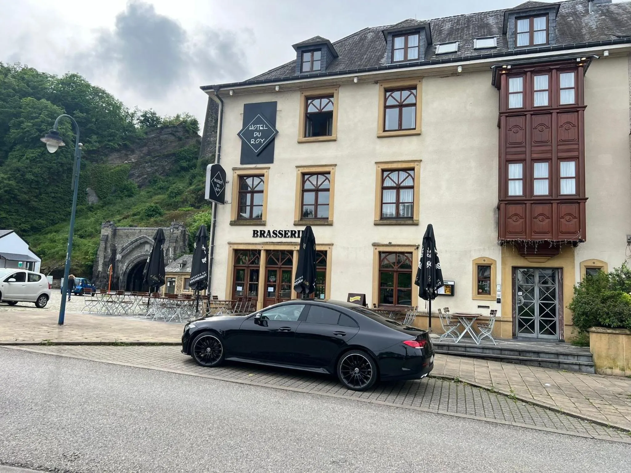 Property building in Hotel du Roy