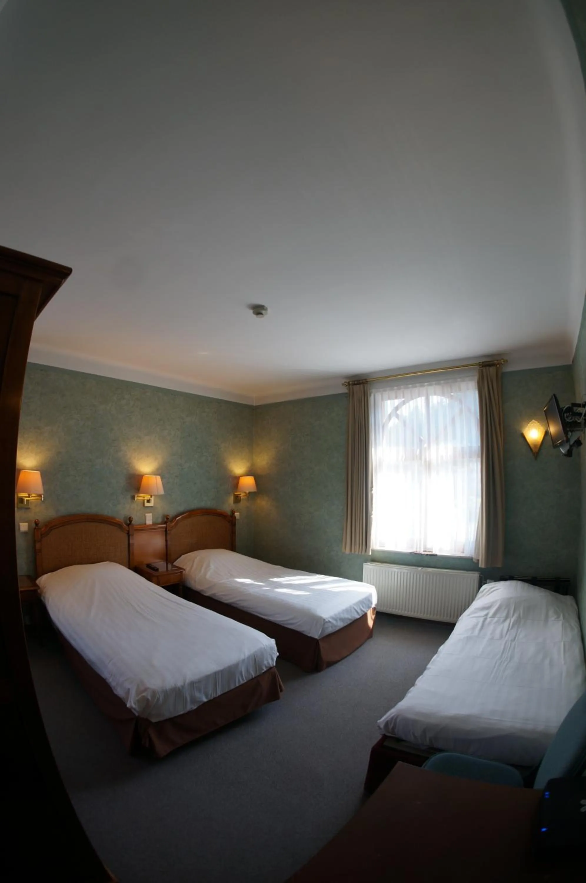 Restaurant/places to eat in Hotel du Roy