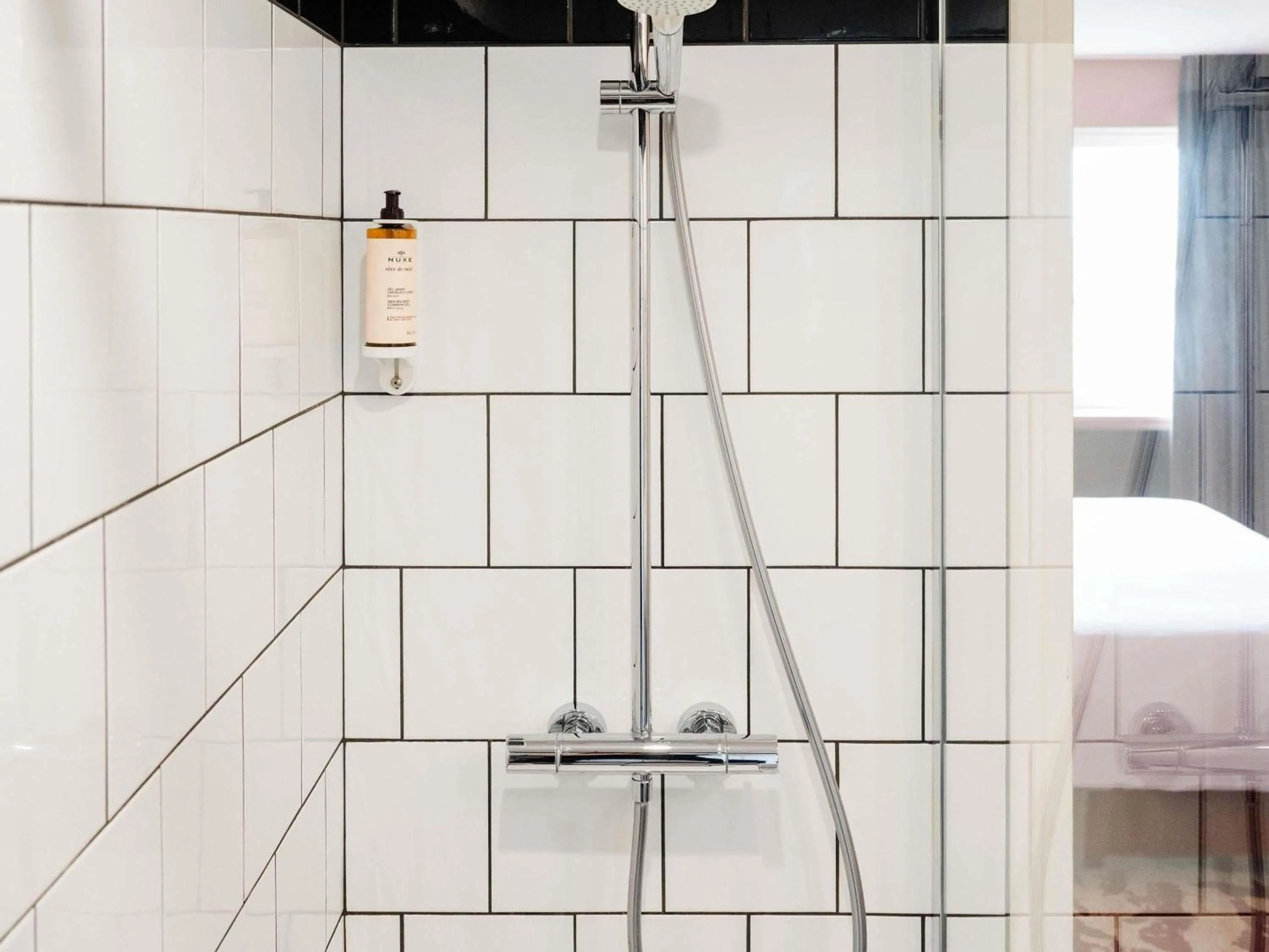 Bedroom in Hotel Mercure Roscoff Bord De Mer