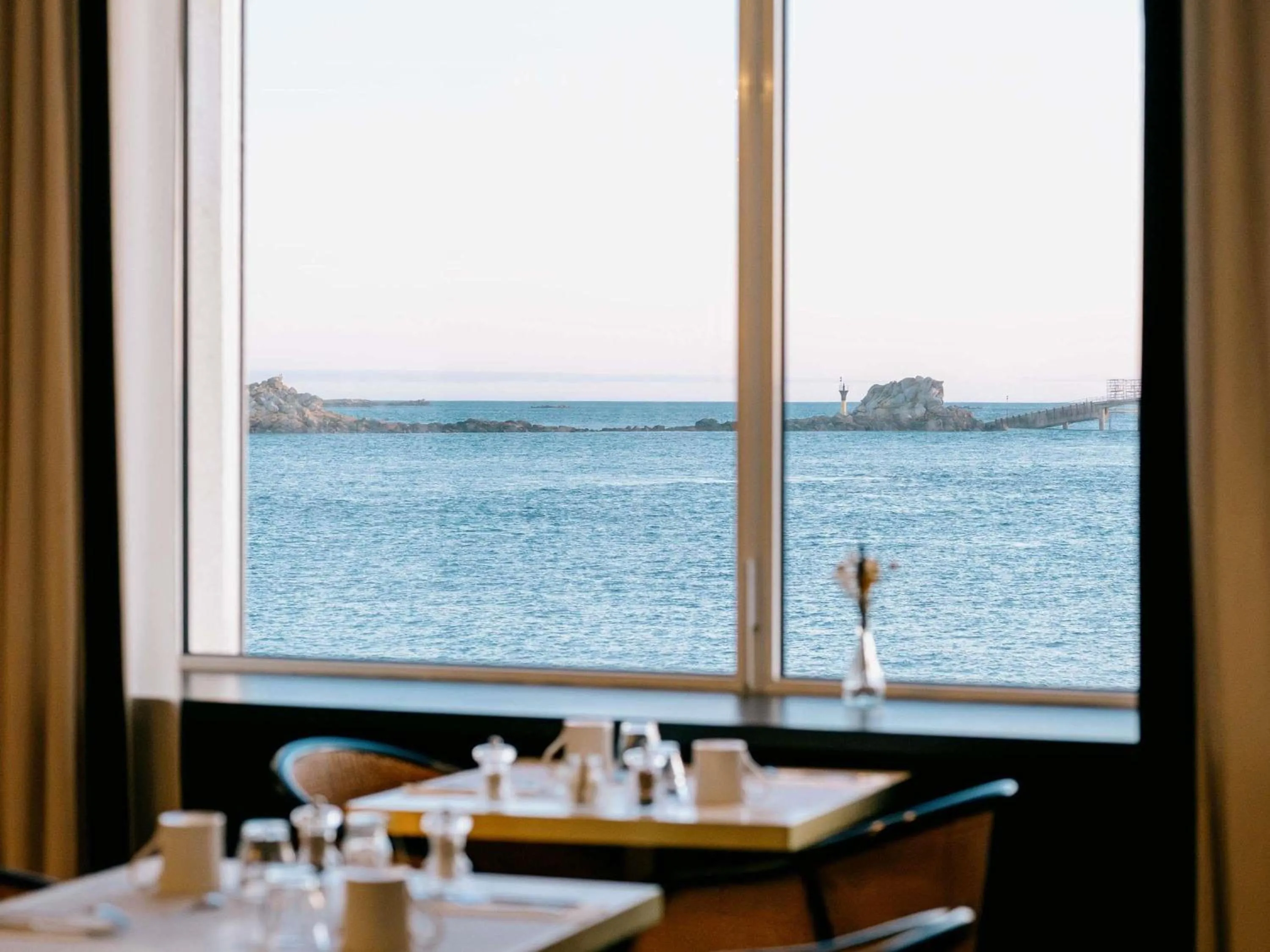 Breakfast in Hotel Mercure Roscoff Bord De Mer