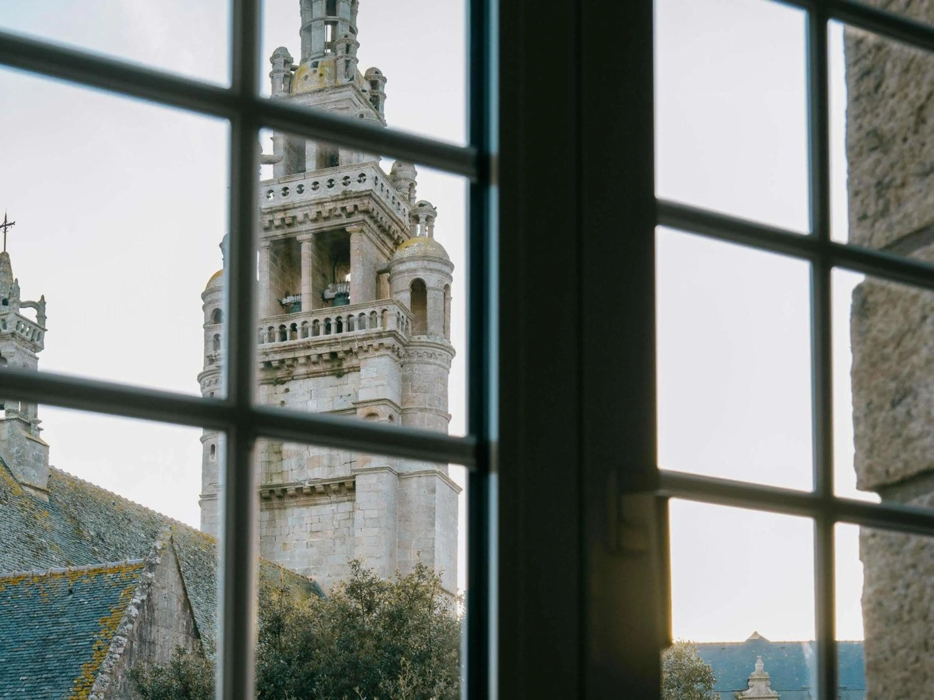 Bedroom in Hotel Mercure Roscoff Bord De Mer