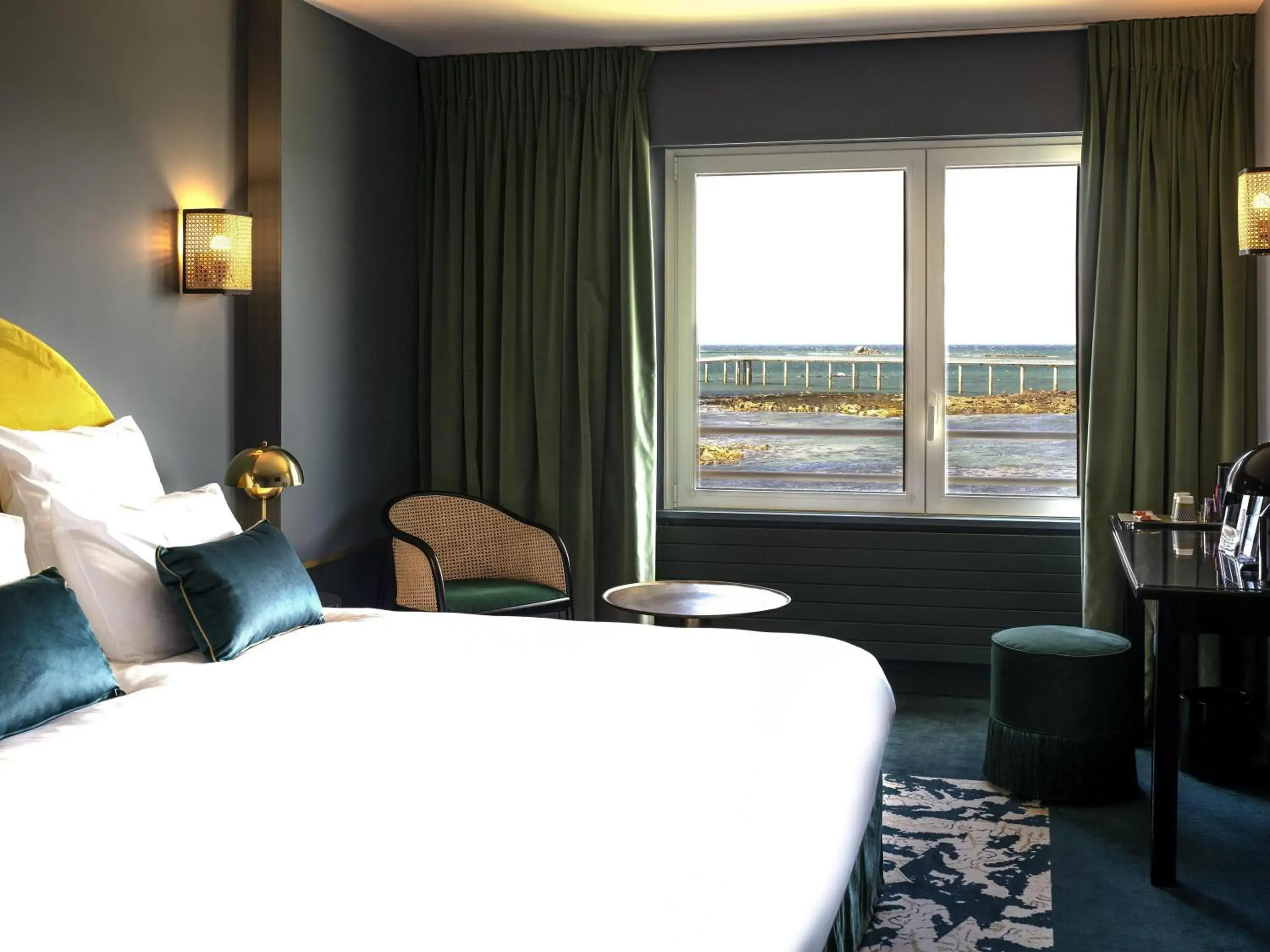 Standard Double Room with Ocean View in Hotel Mercure Roscoff Bord De Mer Standard Double Room with Ocean View in Hotel Mercure Roscoff Bord De Mer