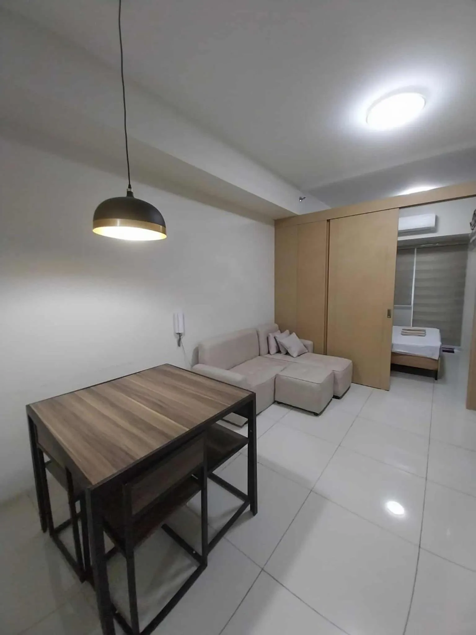 Bed in Tagaytay Wind Residences