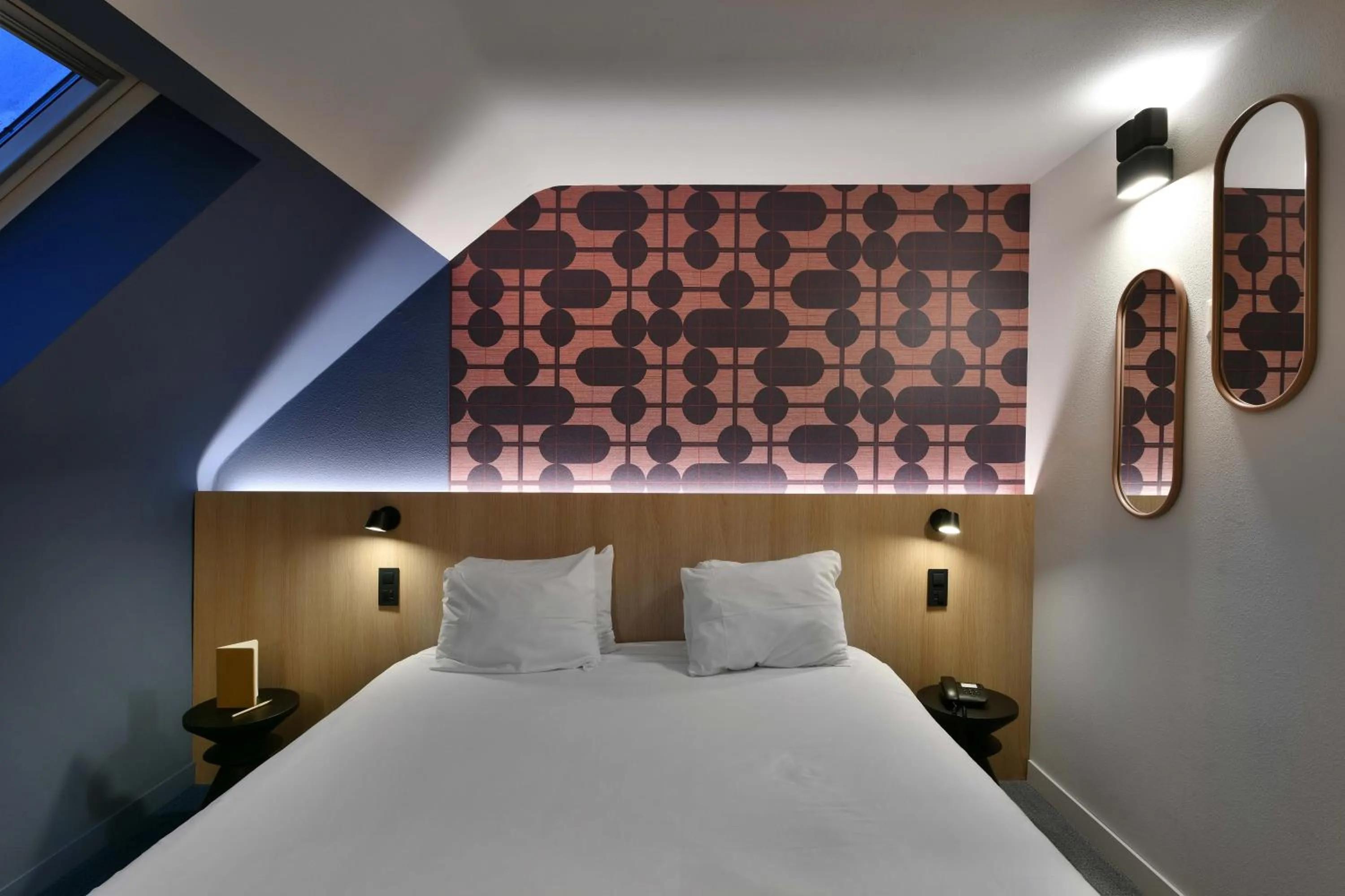 Bed in Ibis Styles Charleroi Airport Aero 44