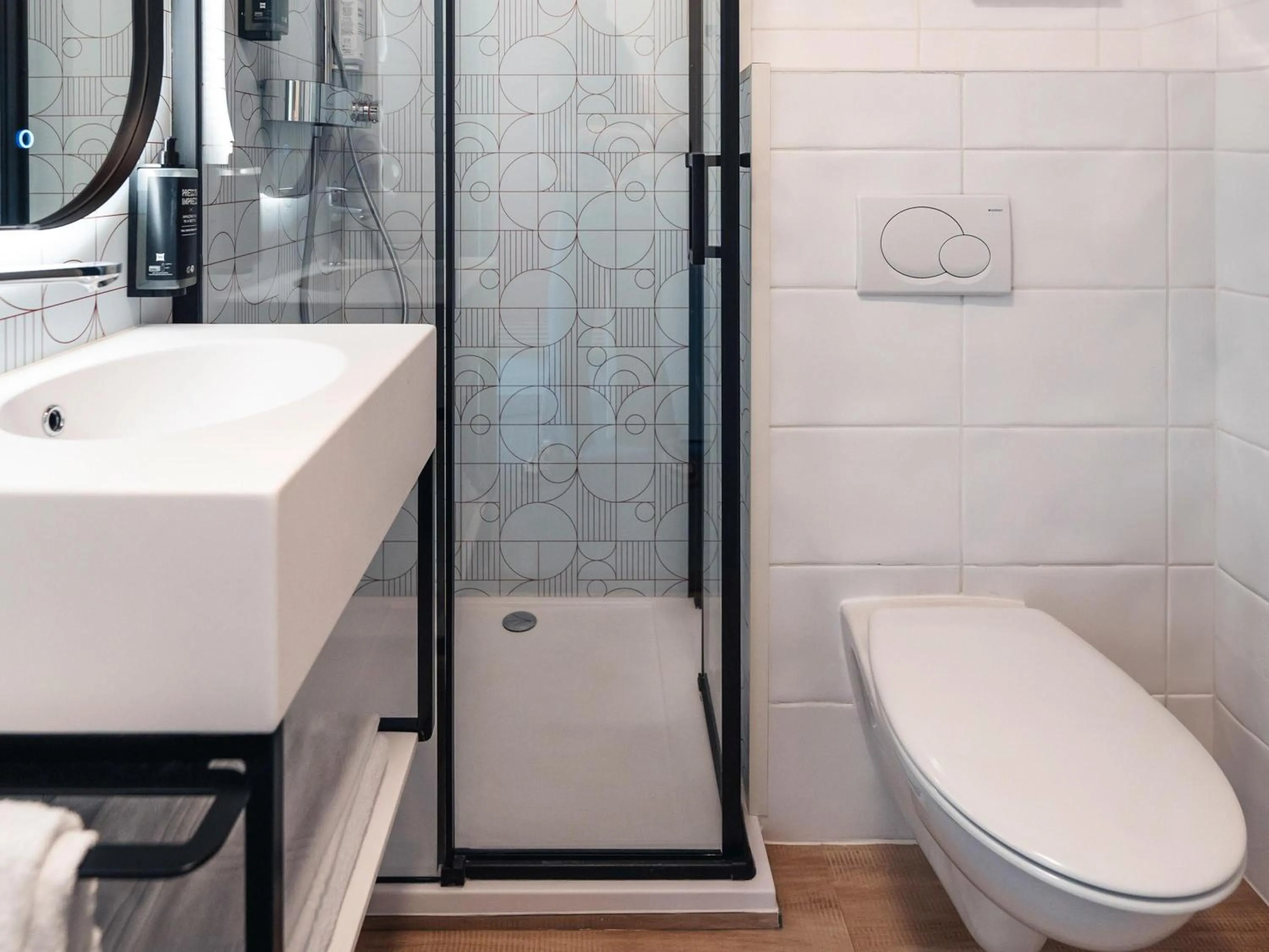 Bedroom in Ibis Styles Charleroi Airport Aero 44