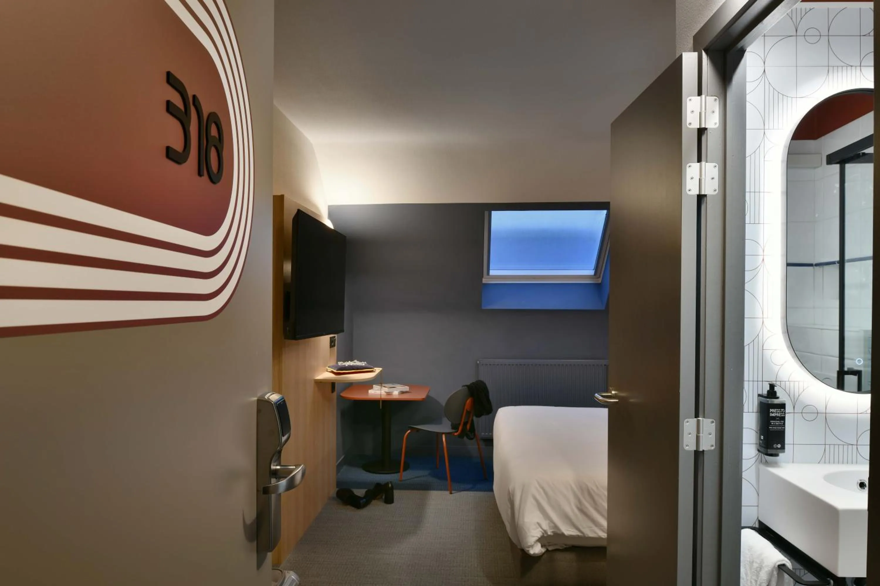 Bed in Ibis Styles Charleroi Airport Aero 44