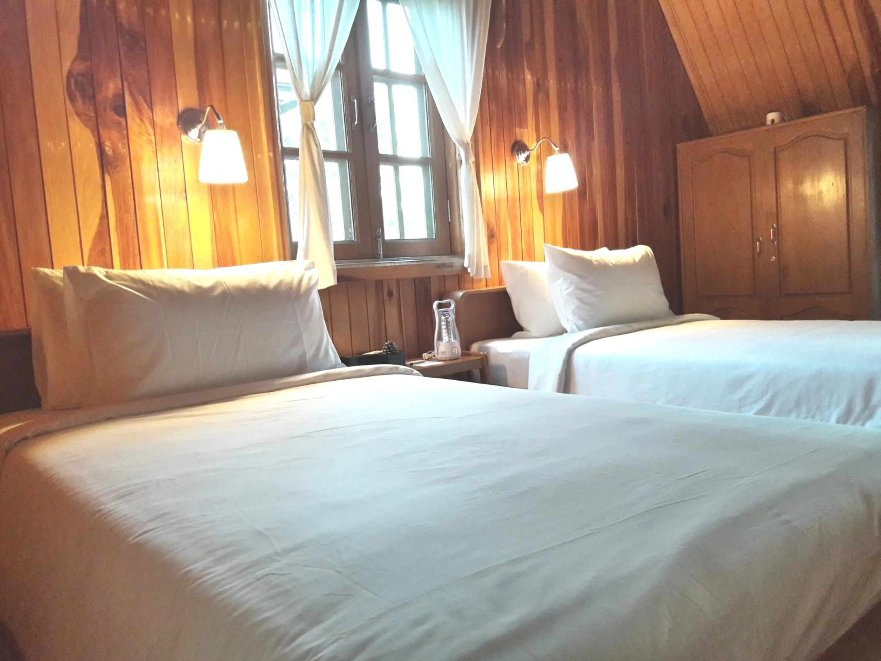 Bedroom, Bed in Hillock Villa