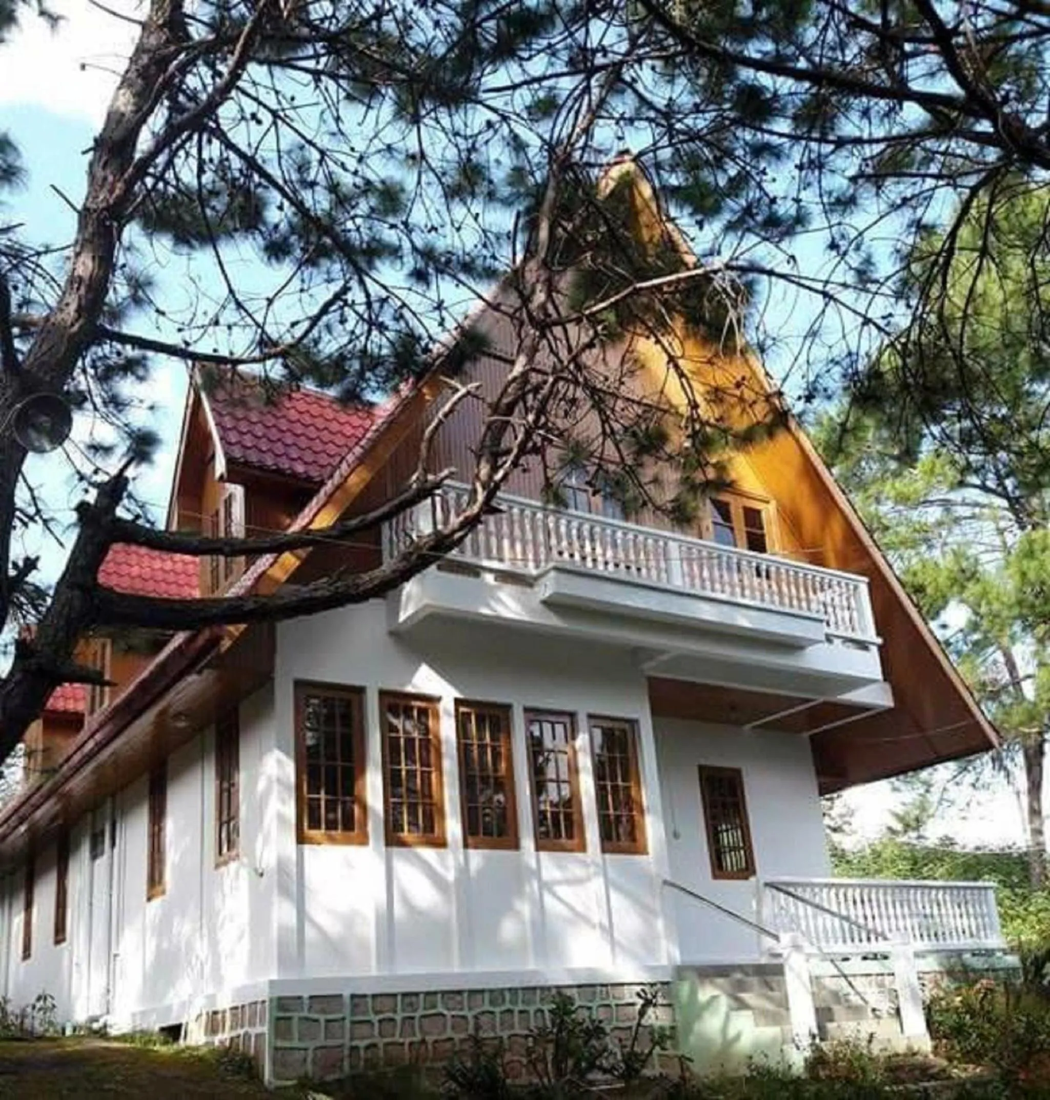 Property building in Hillock Villa