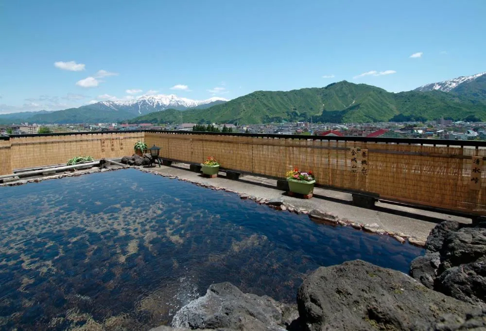 Hot Spring Bath in Hotel Kinomezaka