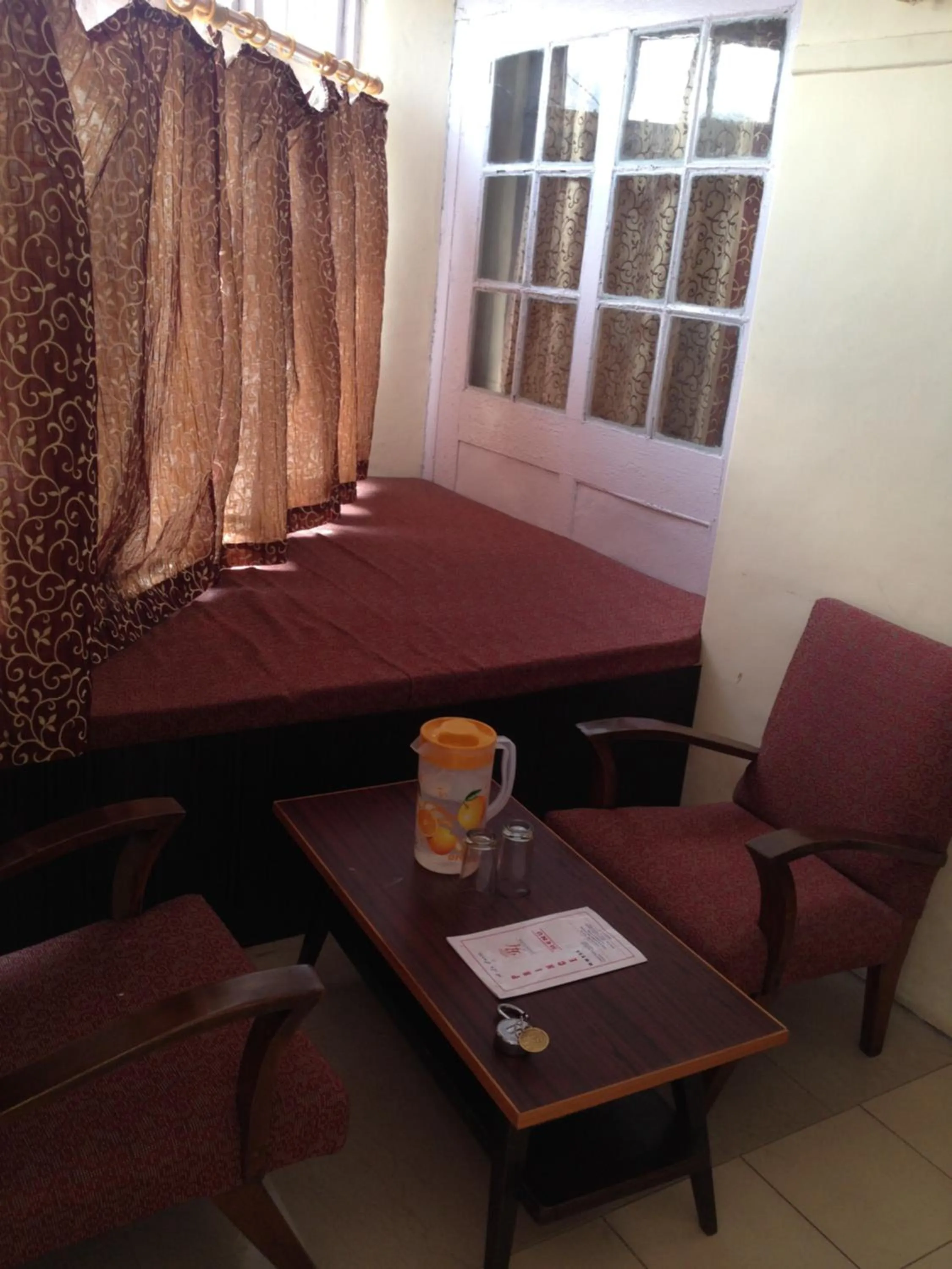 Photo of the whole room in Prince Hotel Mallroad