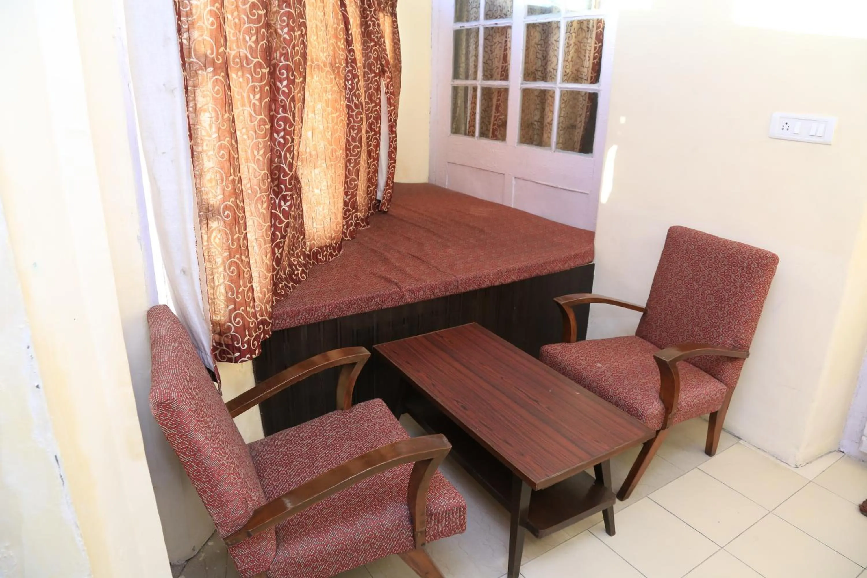 Seating area in Prince Hotel Mallroad