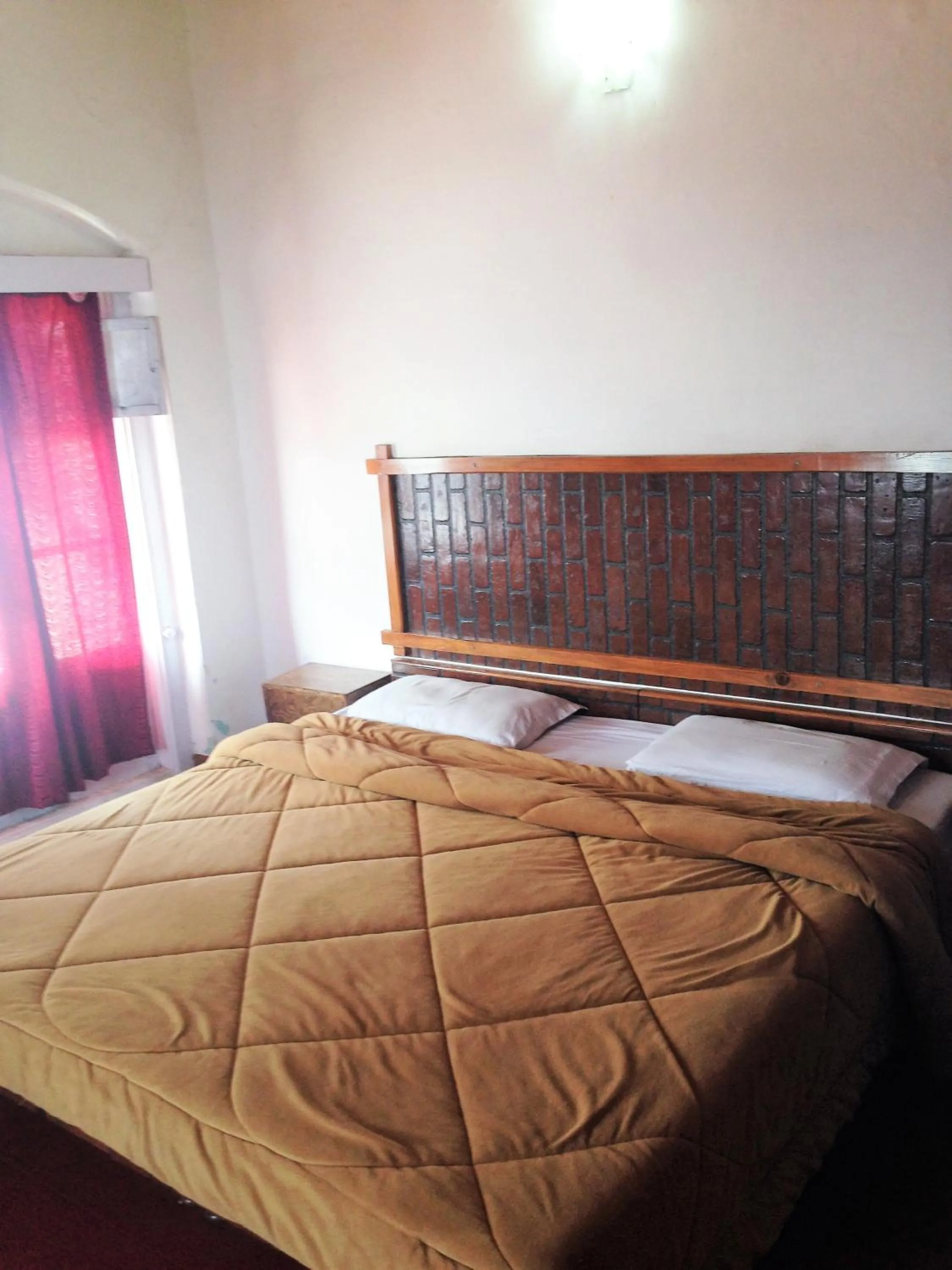 Bed in Prince Hotel Mallroad