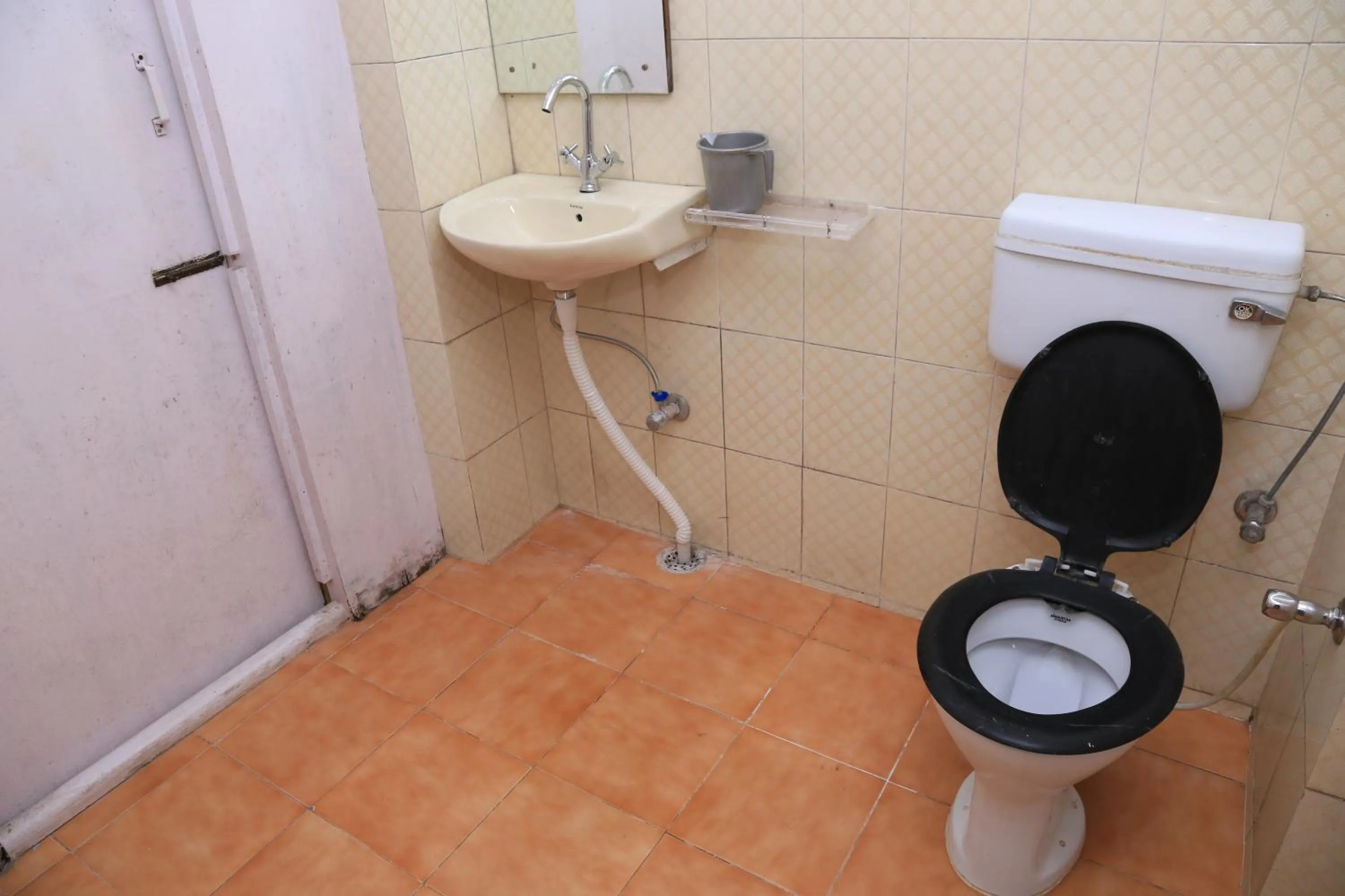 Bathroom in Prince Hotel Mallroad