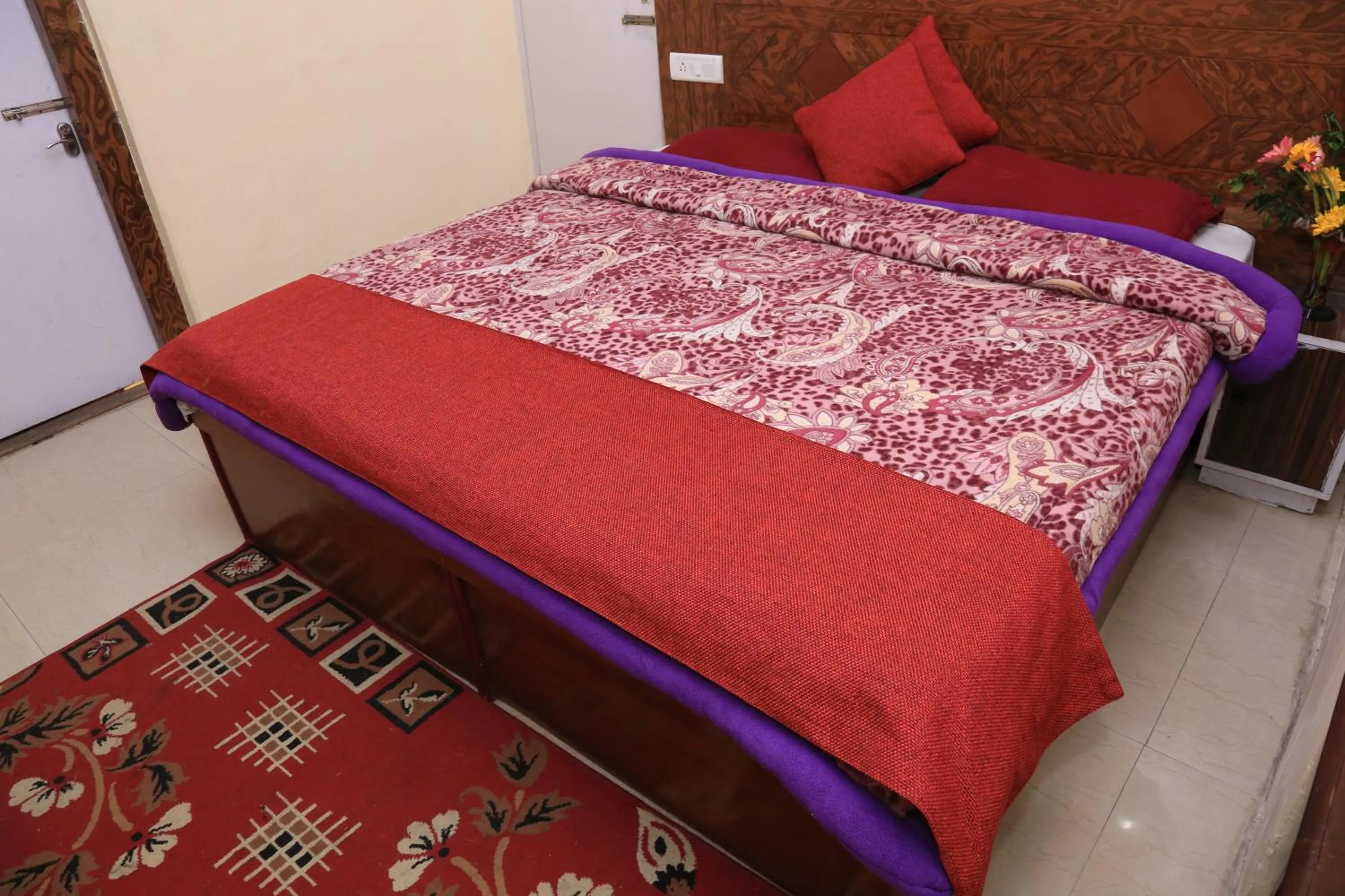 Bed in Prince Hotel Mallroad