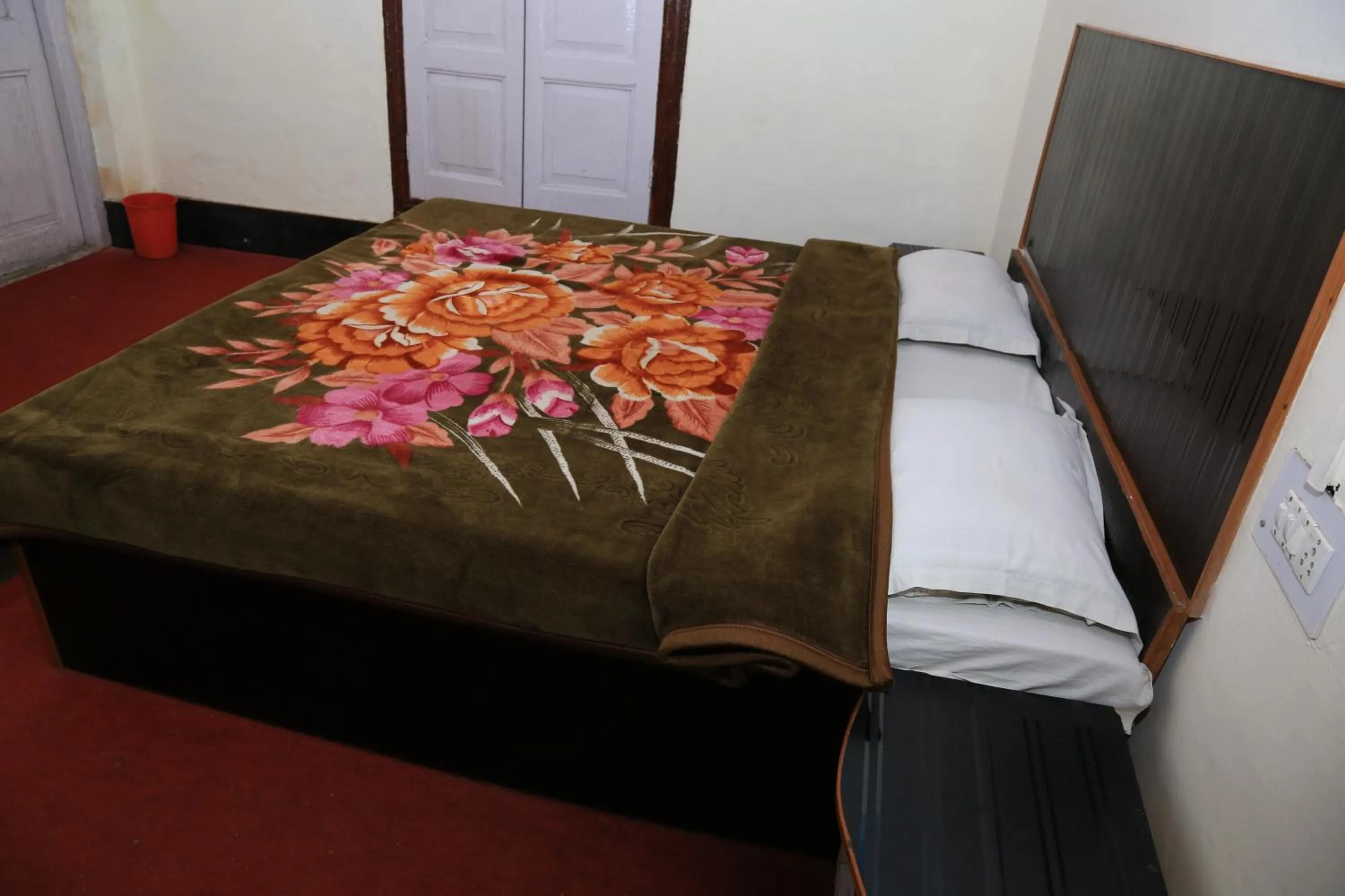 Bed in Prince Hotel Mallroad