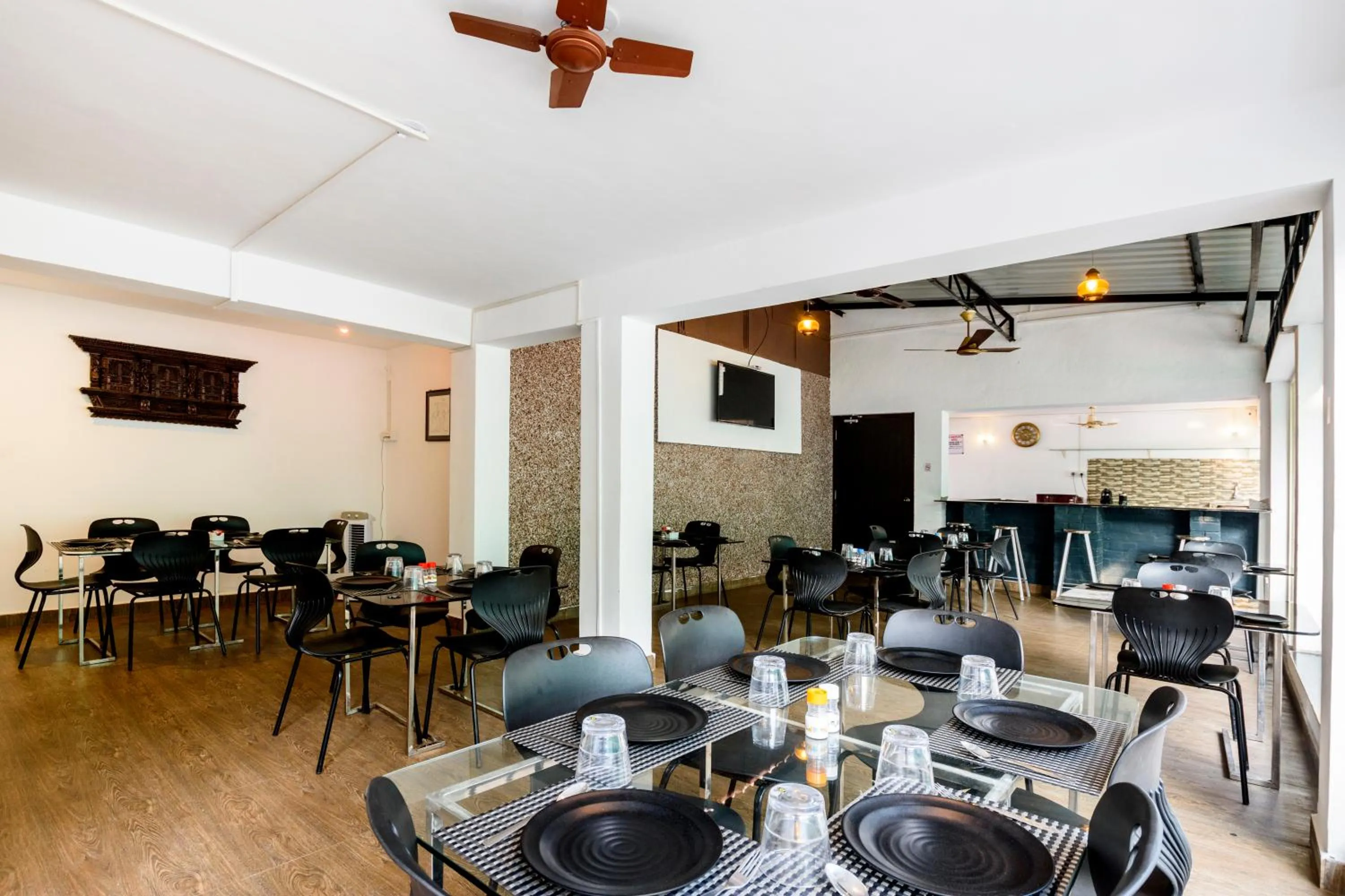 Restaurant/places to eat in Mariaariose - "Melody of the Sea"