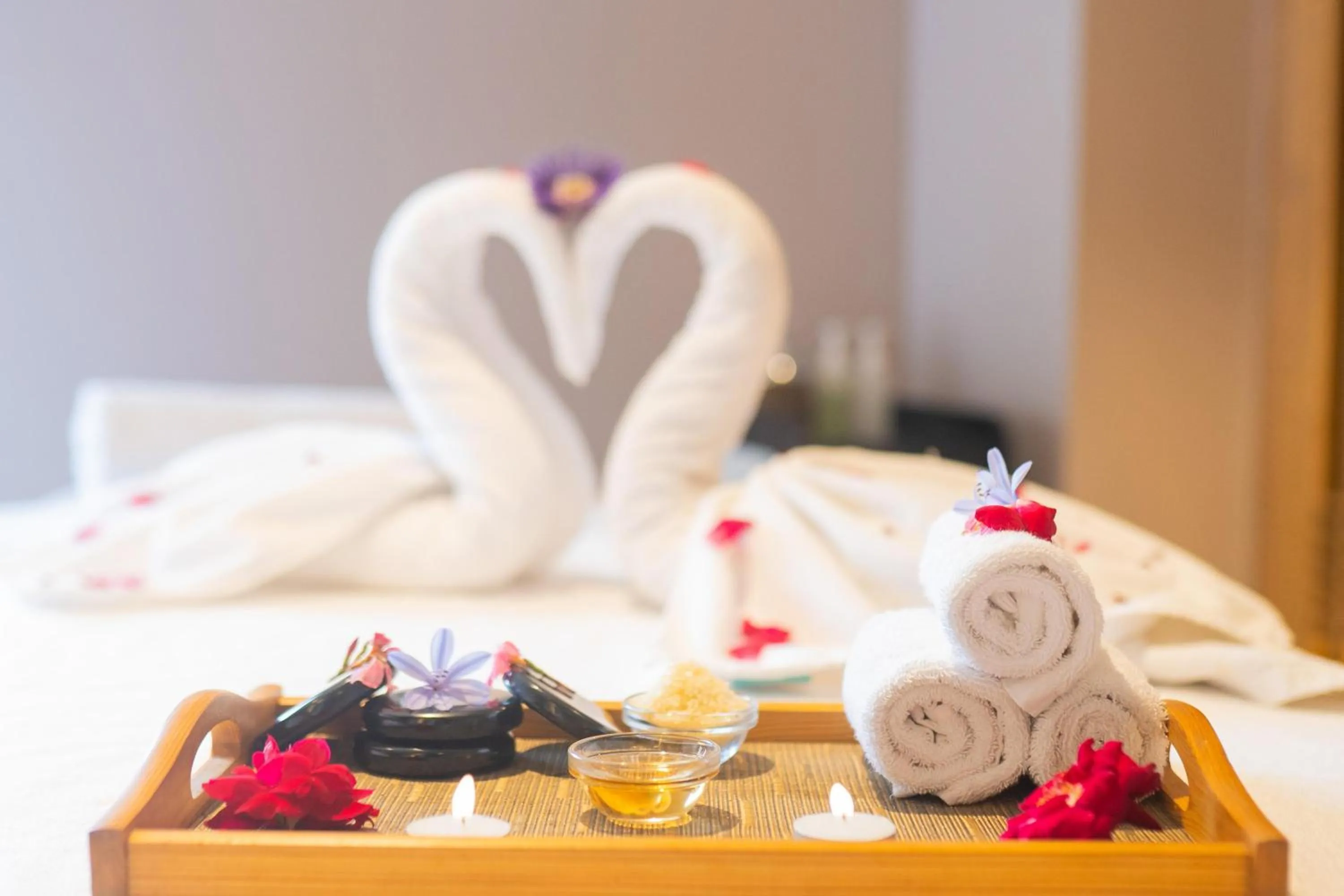 Spa and wellness centre/facilities, Bed in Radisson Blu Resort Dharamshala