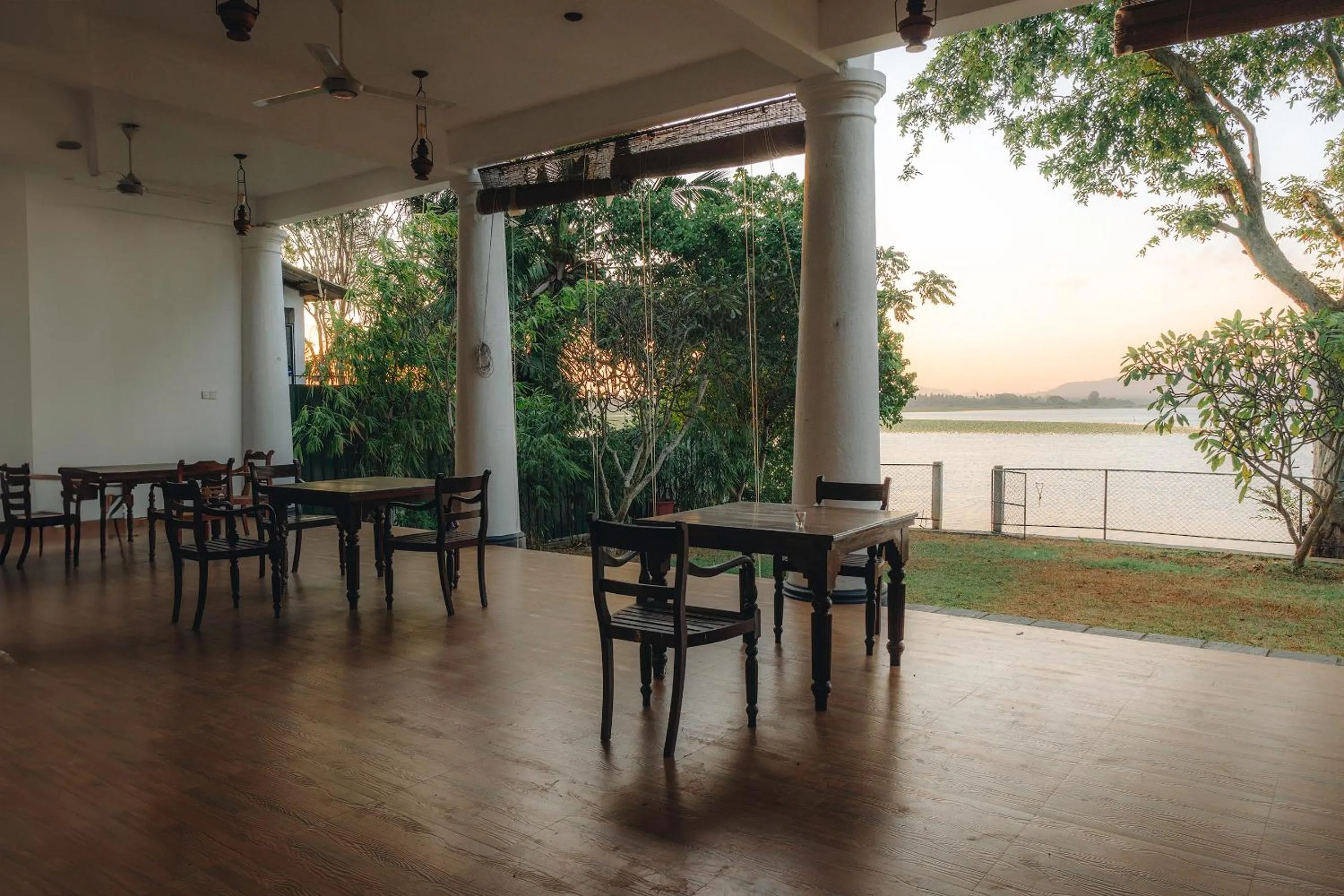 Restaurant/places to eat in Yala Oga Reach Hotel