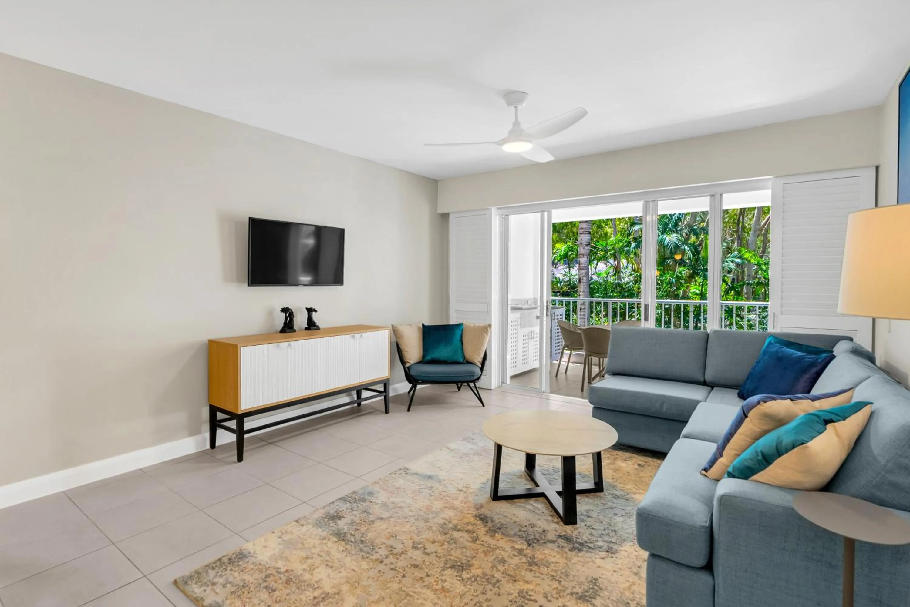 TV and multimedia in Elysium Private Apartments at Beach Club & Spa