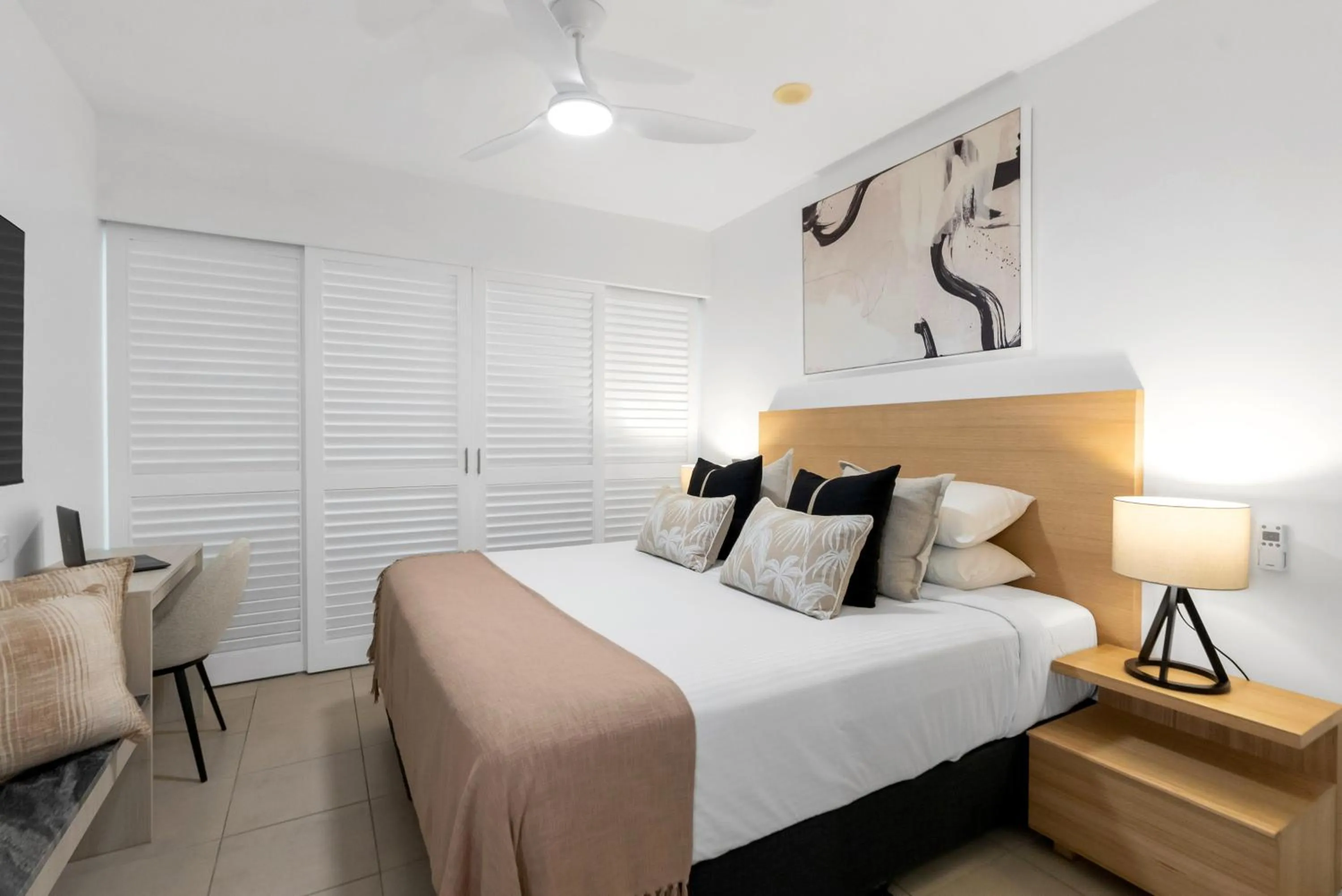 Photo of the whole room, Bed in Elysium Private Apartments at Beach Club & Spa