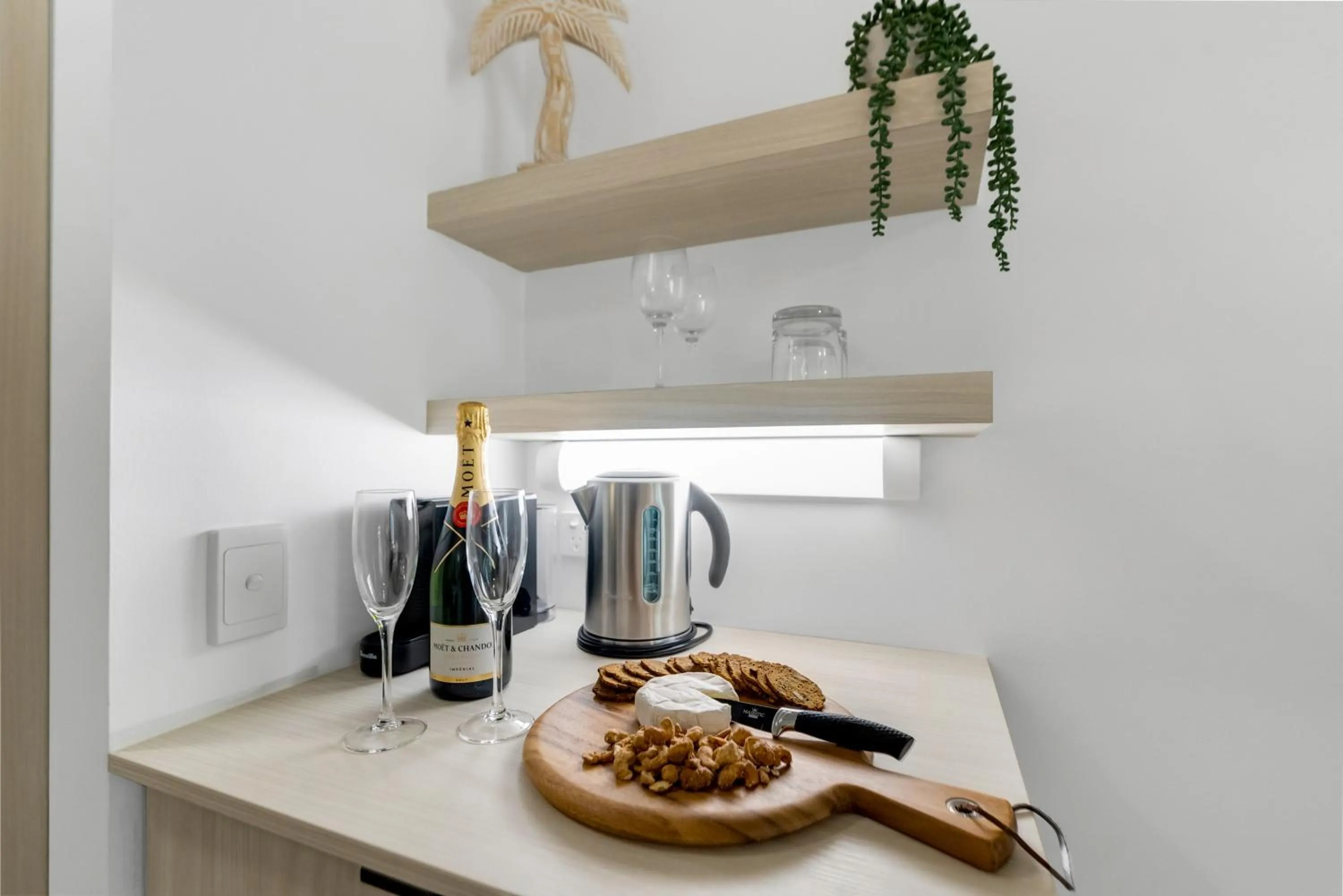 Coffee/tea facilities in Elysium Private Apartments at Beach Club & Spa