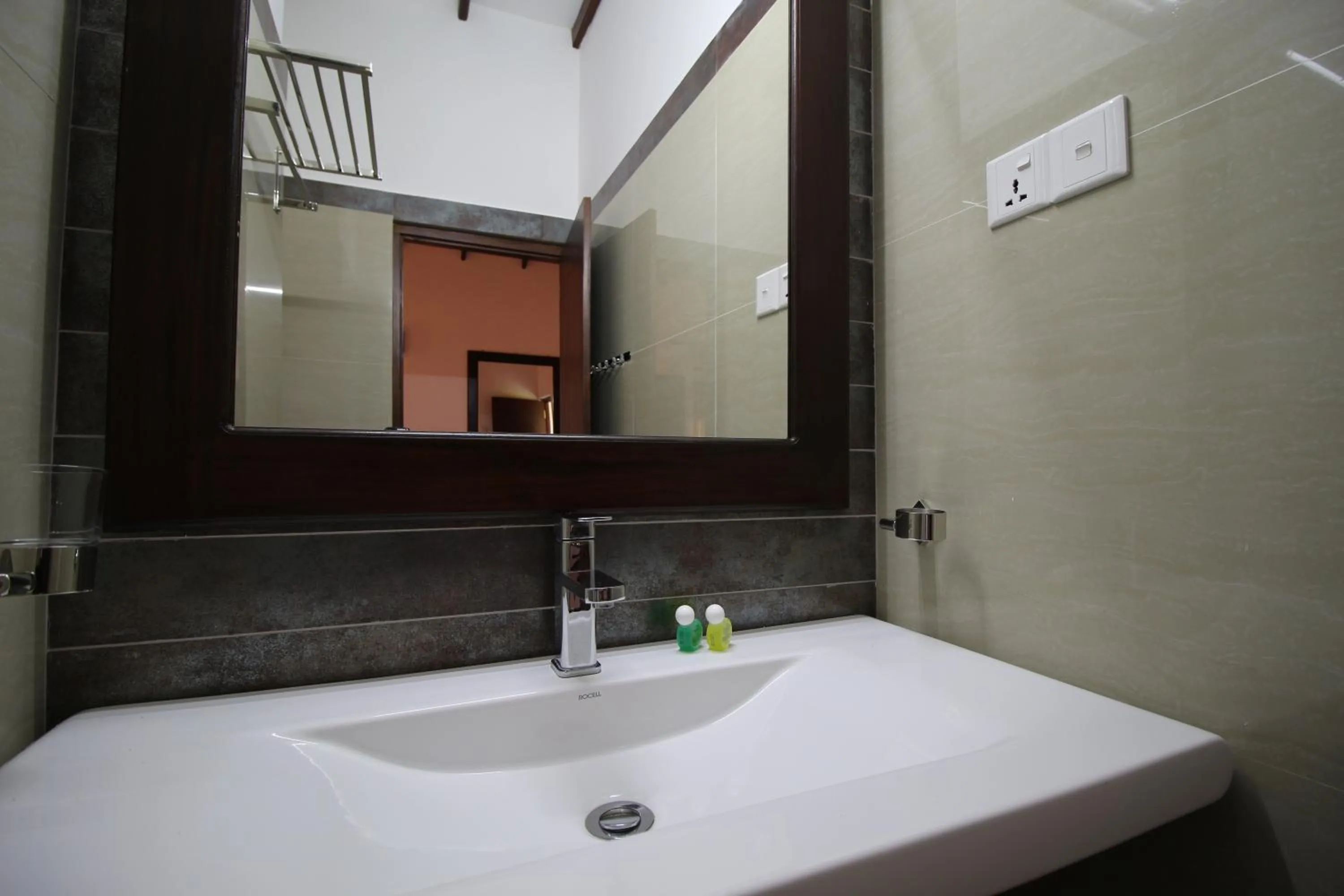 Bathroom in River Breeze Villa Bentota