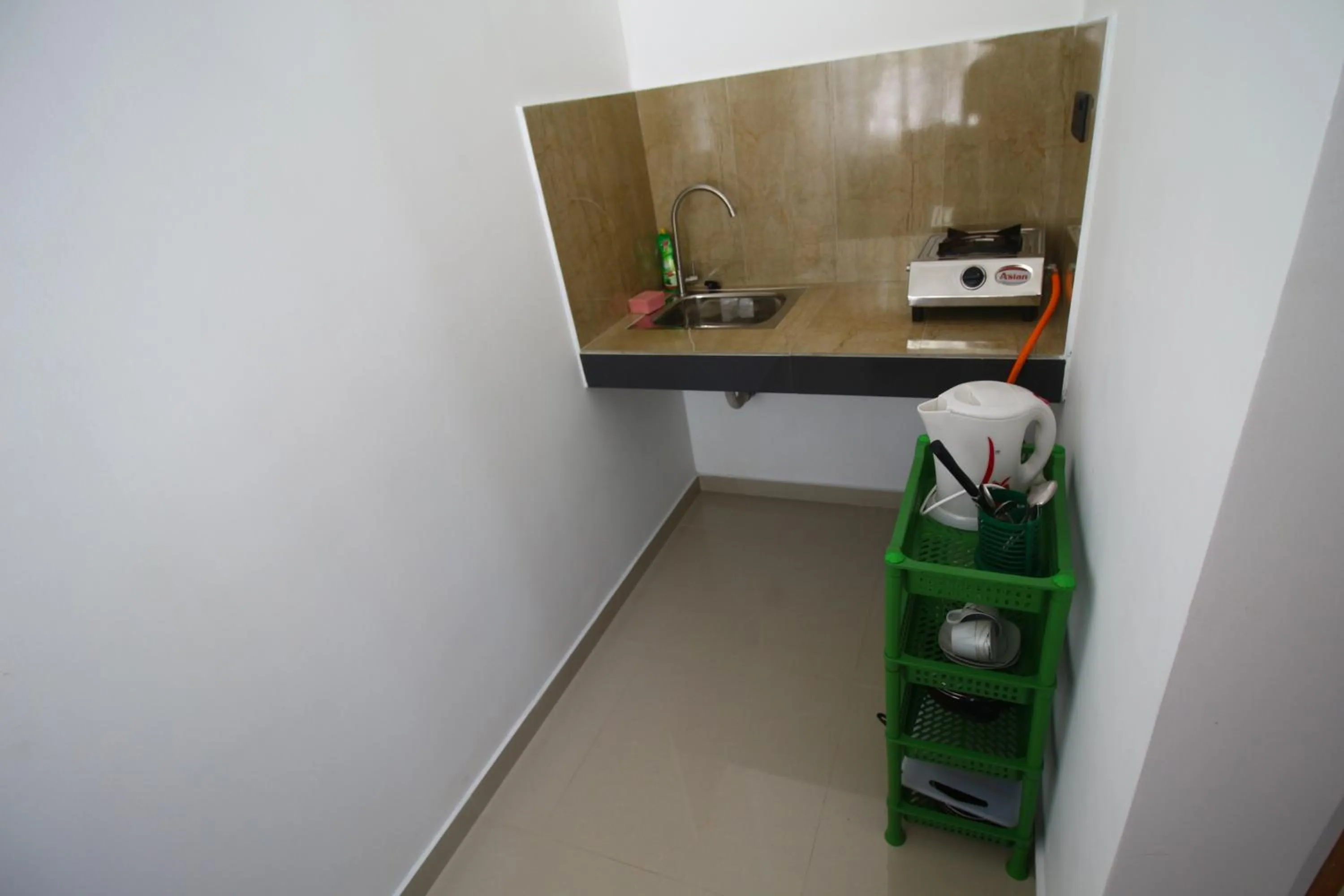 Kitchen or kitchenette, Kitchen/Kitchenette in River Breeze Villa Bentota