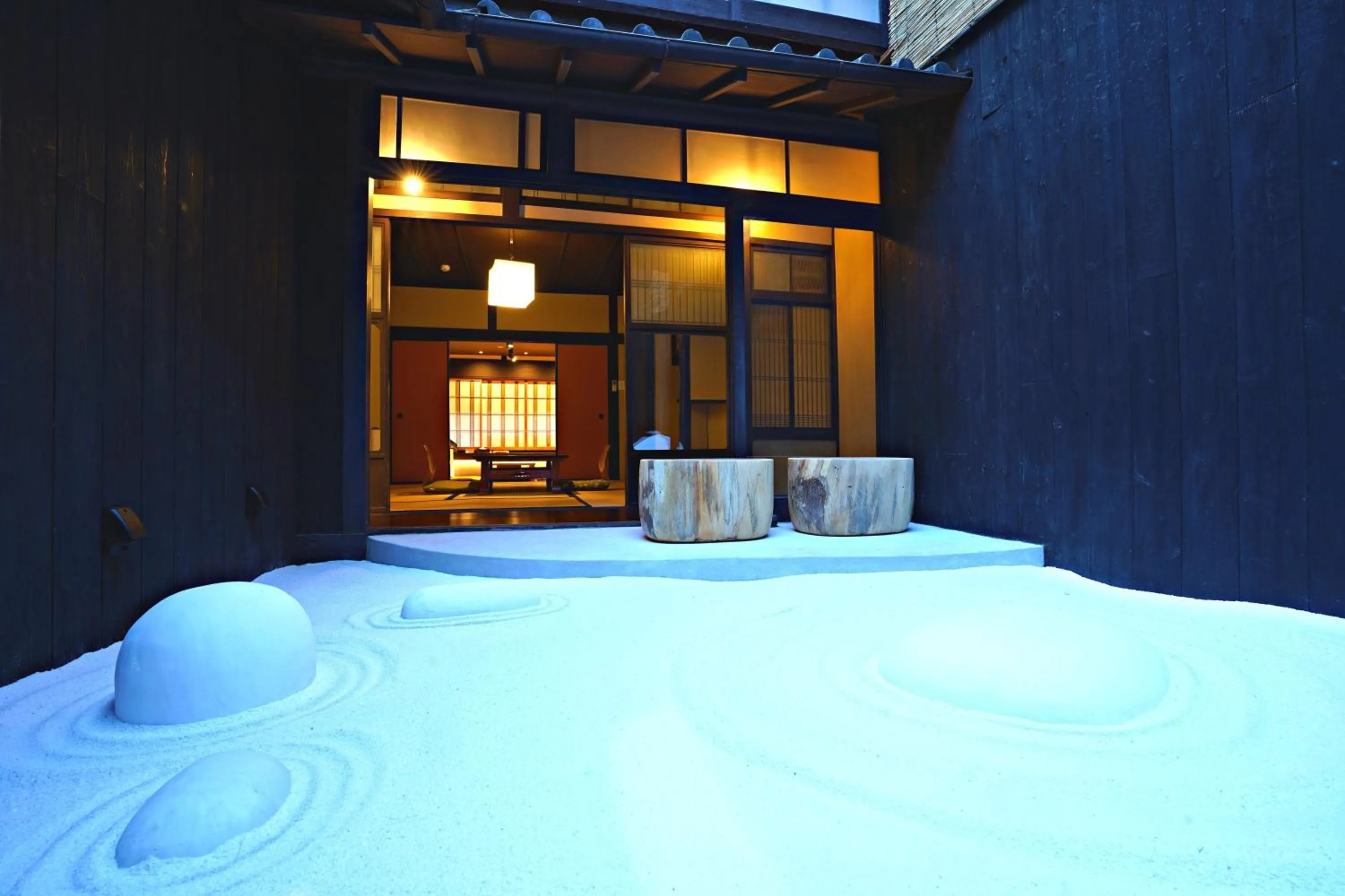Open Air Bath in Kiraku Kyoto Aneyakoji