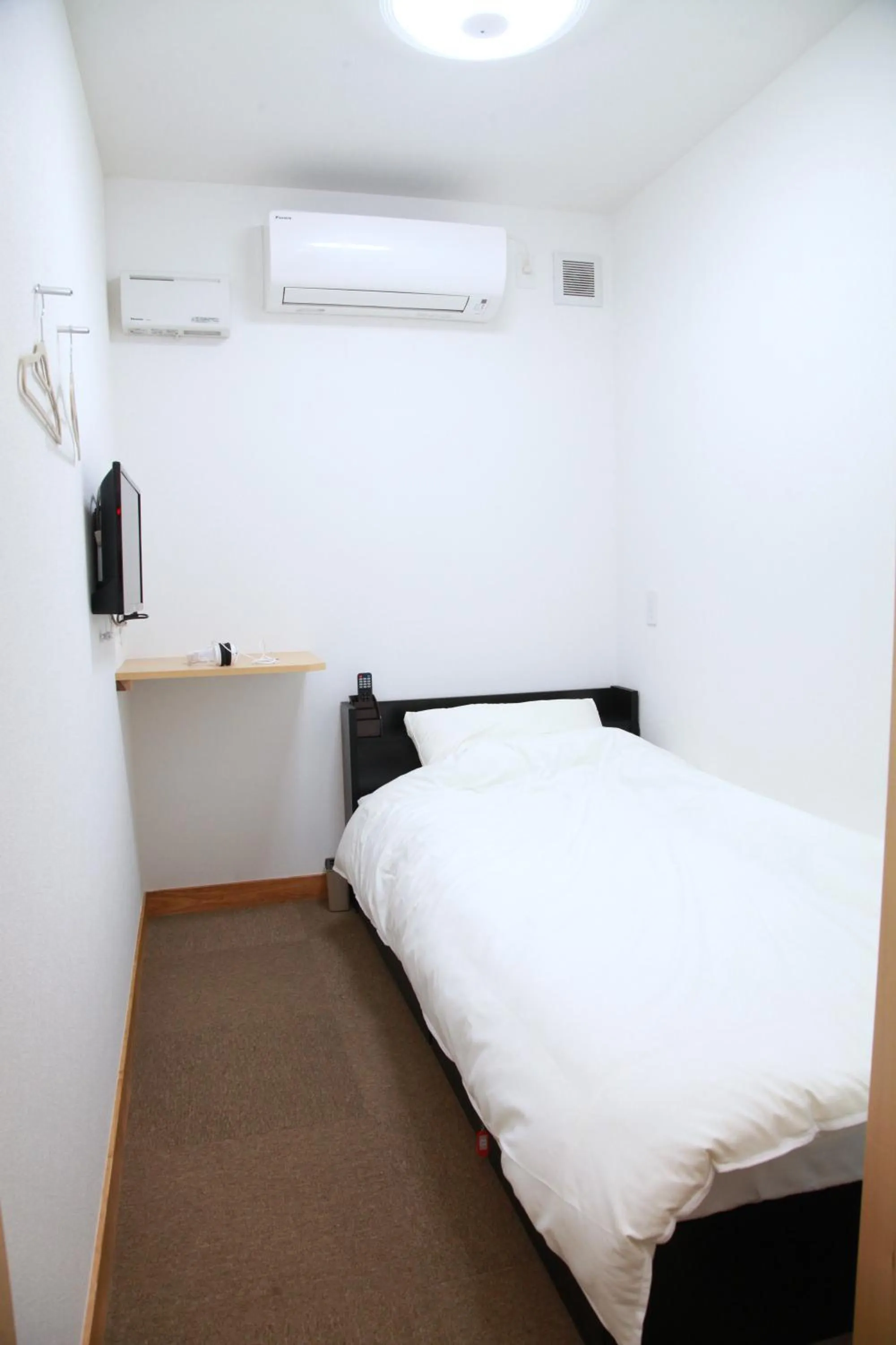 Bed in Simple Sleep 半個室style 男性専用