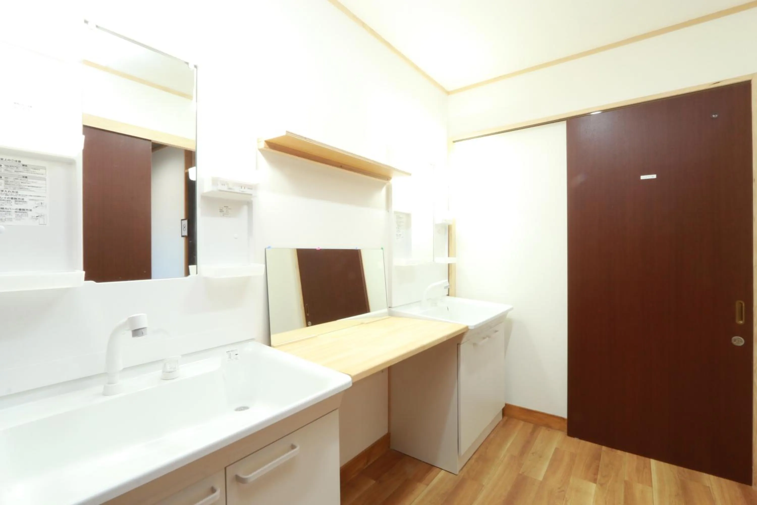 Area and facilities in Simple Sleep 半個室style 男性専用