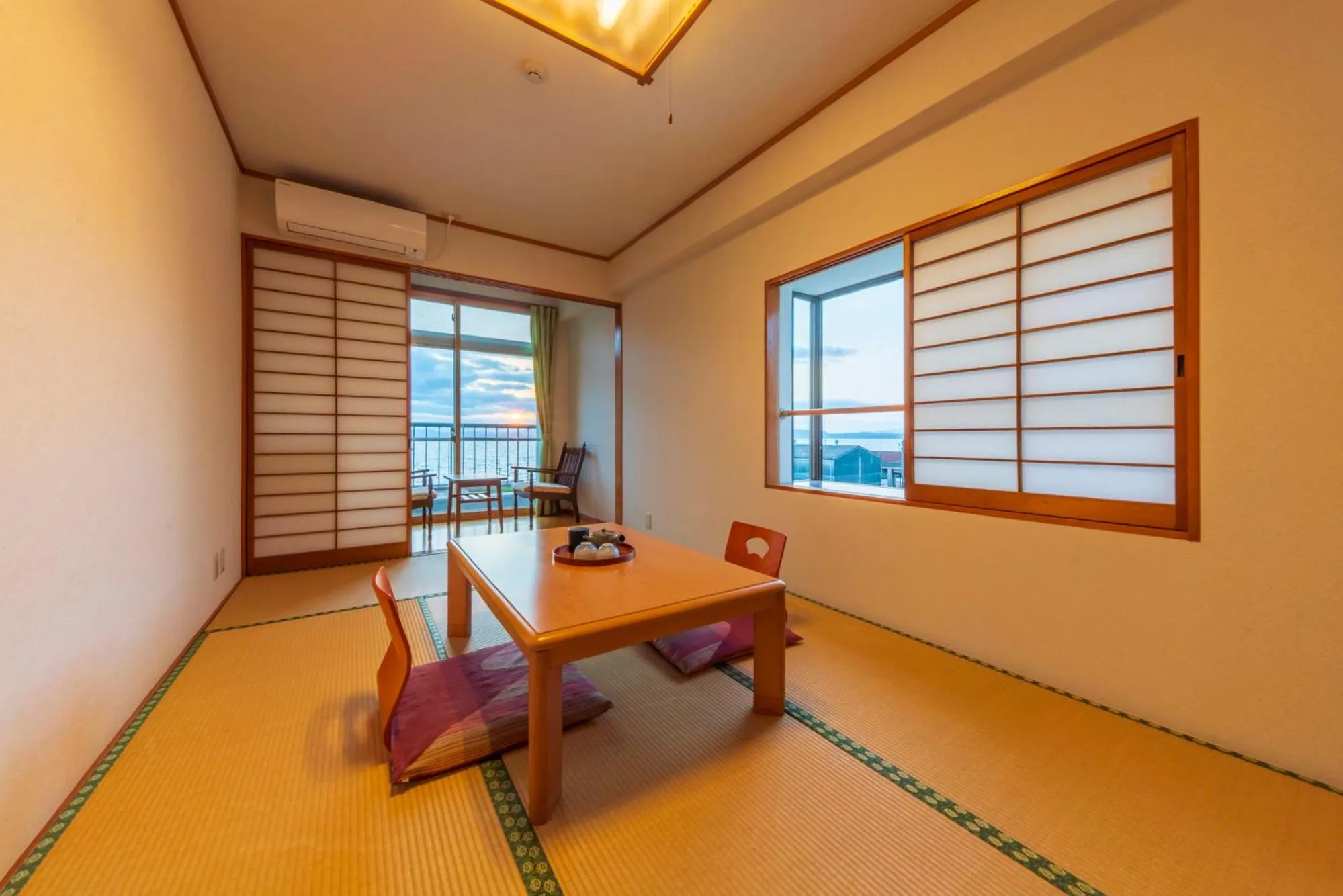 Photo of the whole room in Jyokiya