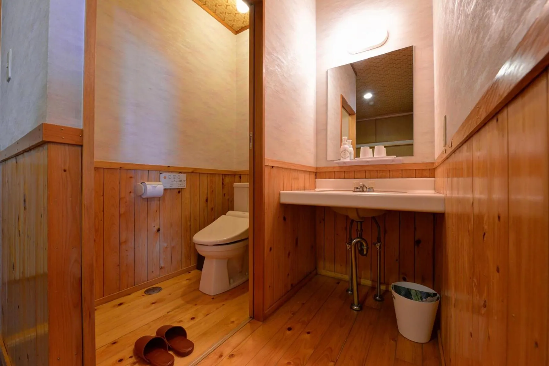 Photo of the whole room in Jyokiya