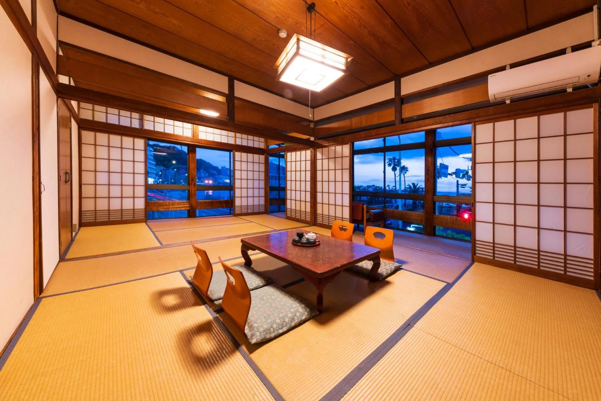 Photo of the whole room in Jyokiya