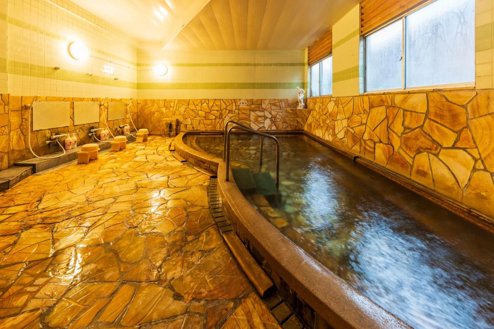 Public Bath in Jyokiya