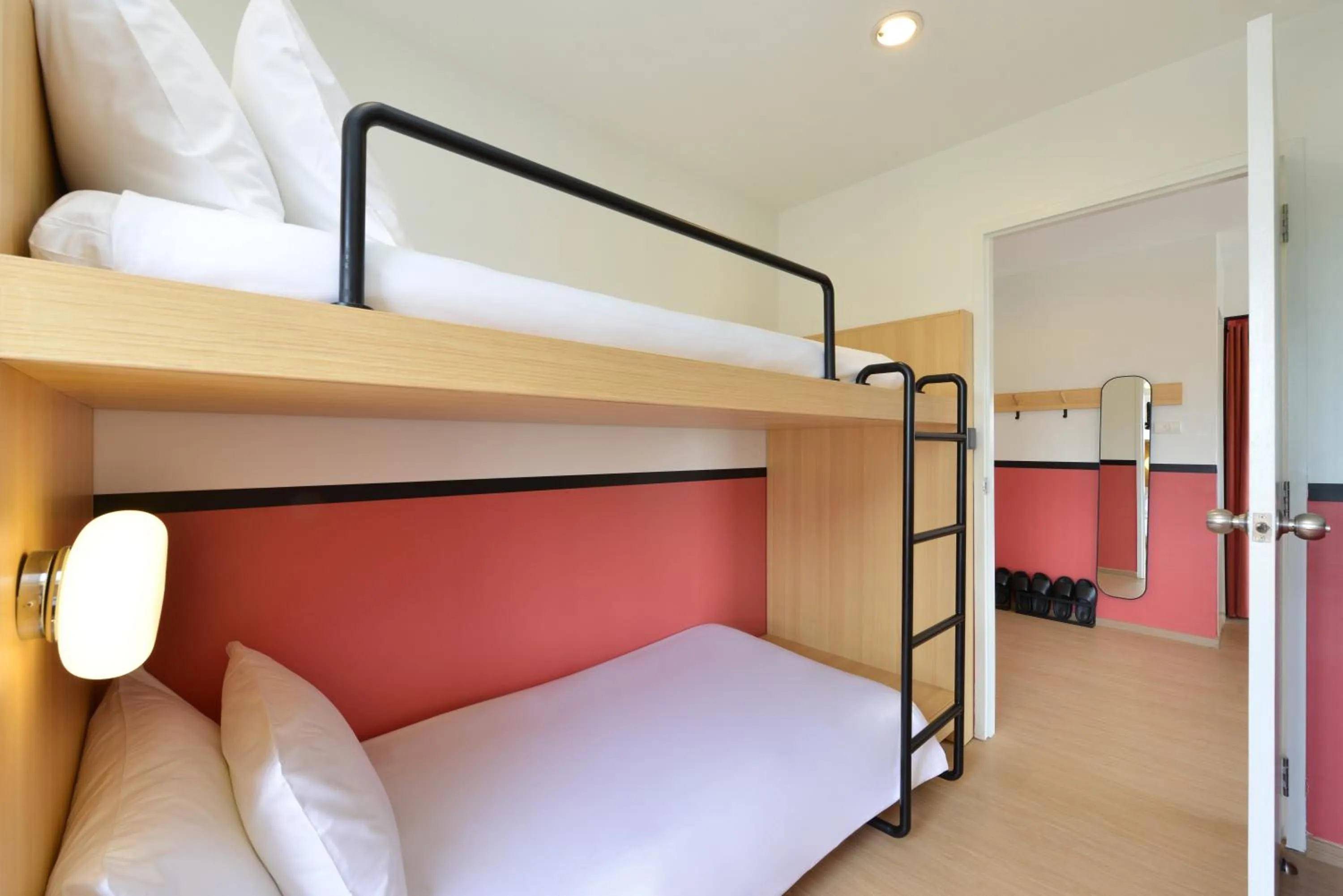 bunk bed, Bed in The Grass Serviced Suites