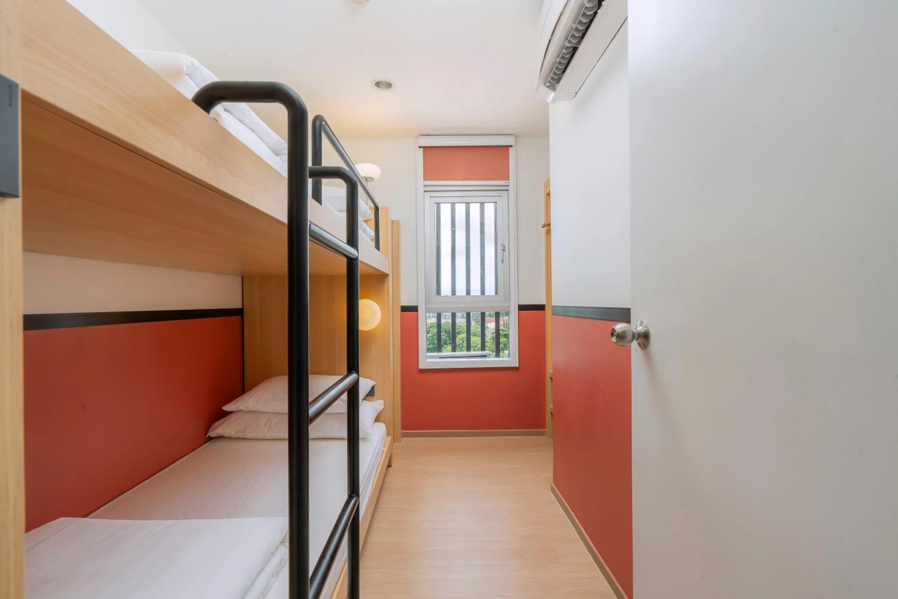 bunk bed, Bed in The Grass Serviced Suites