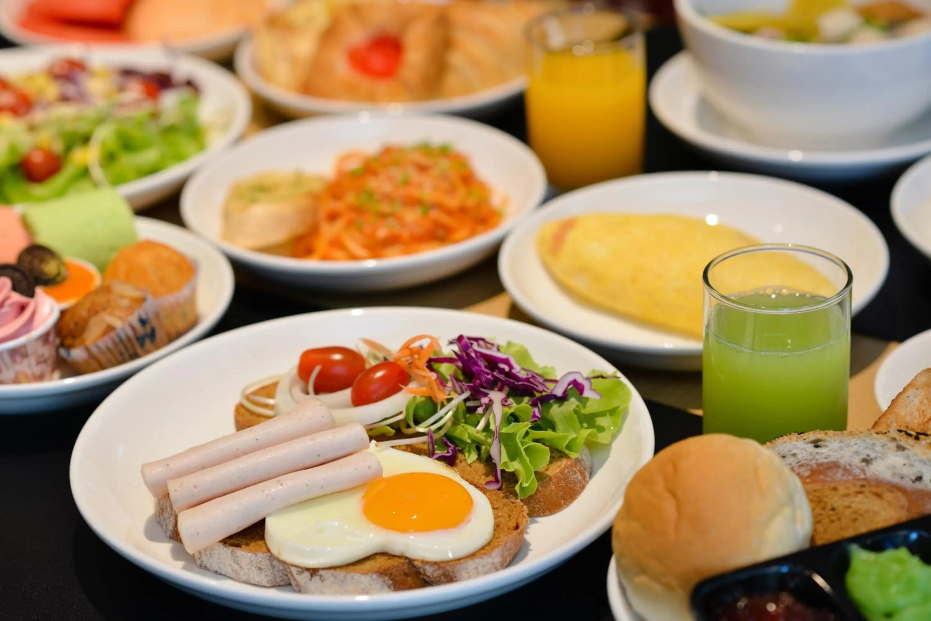 Breakfast in The Grass Serviced Suites