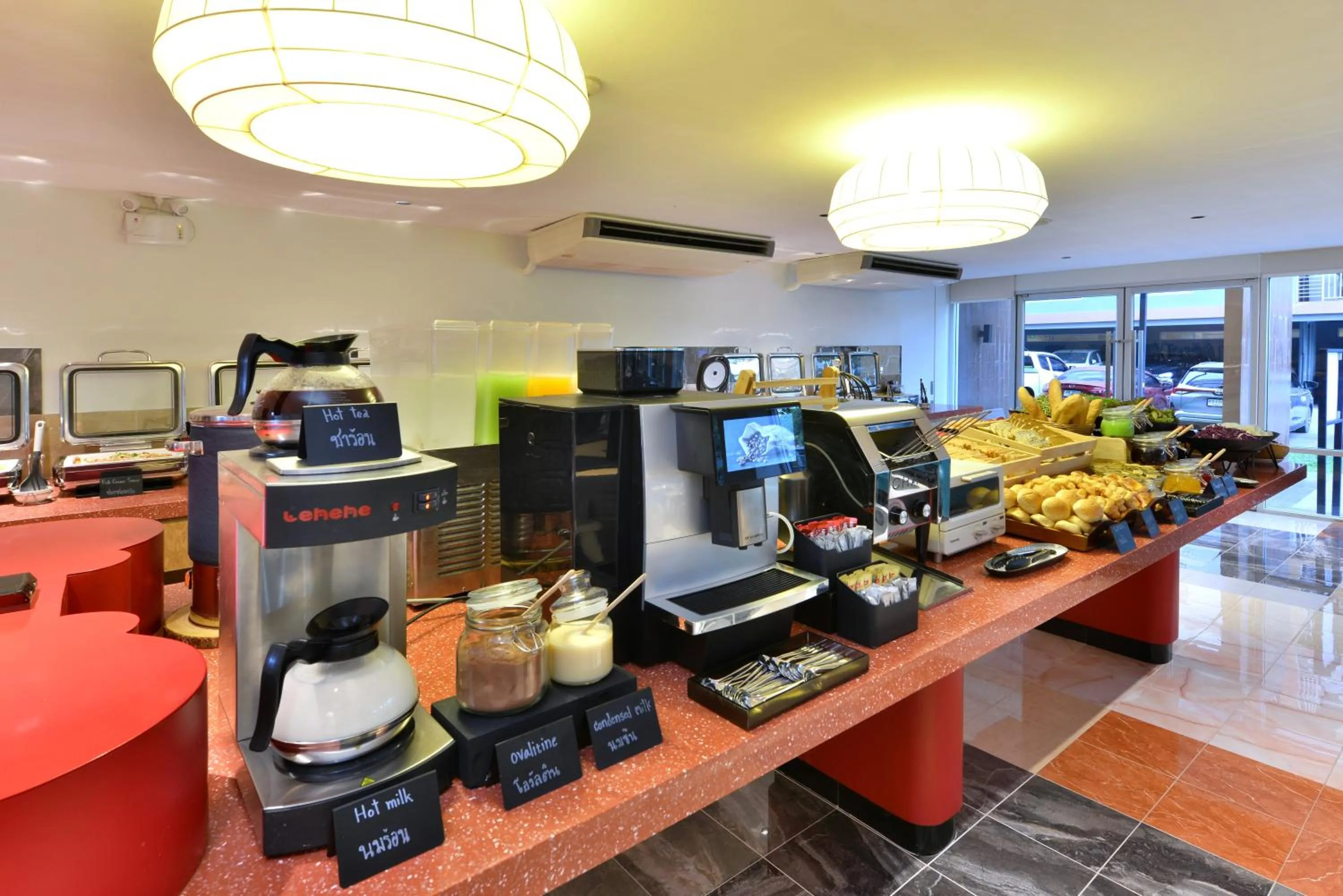 Breakfast in The Grass Serviced Suites