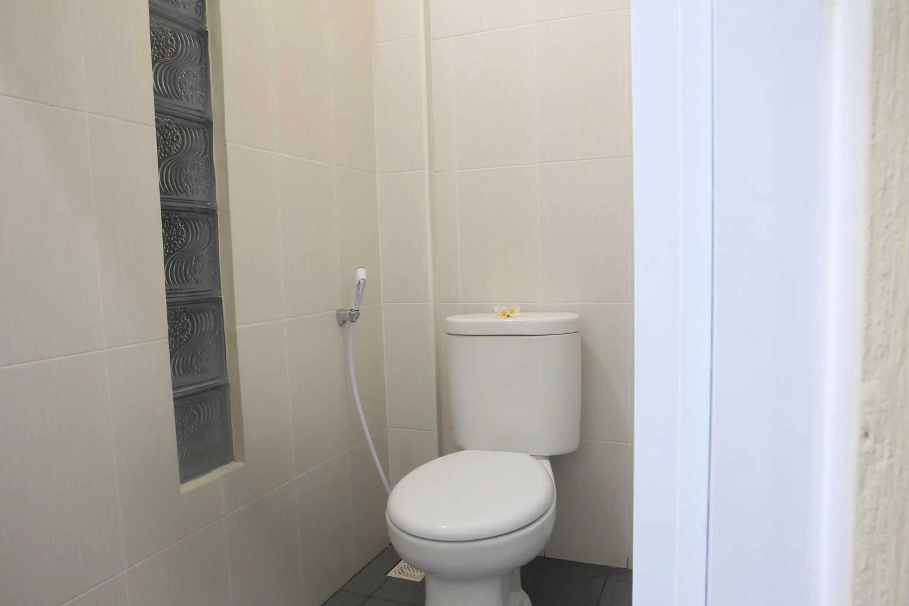 Toilet in Aru House Ubud