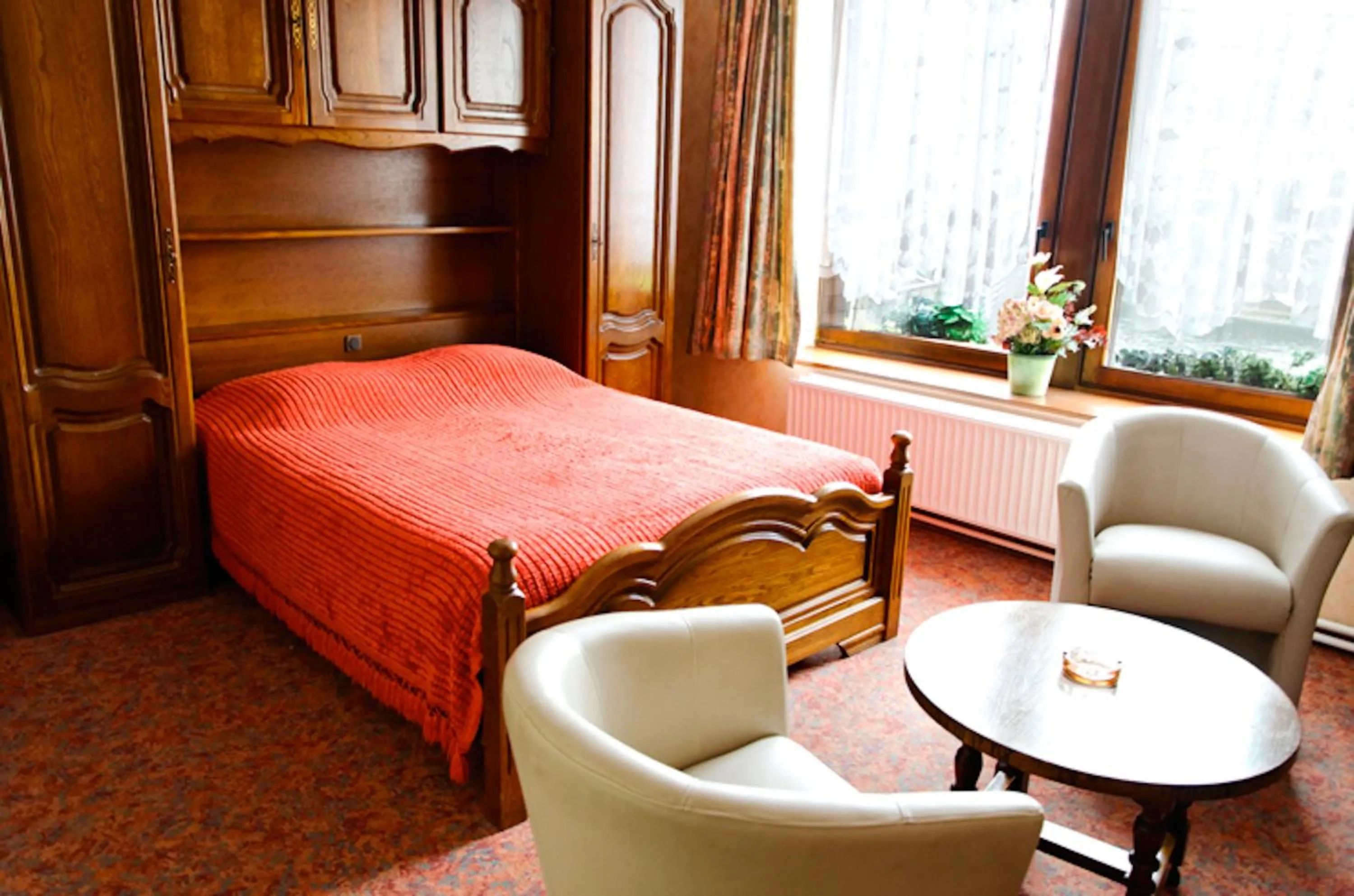 Bedroom in Auberge d'Alsace Hotel de France