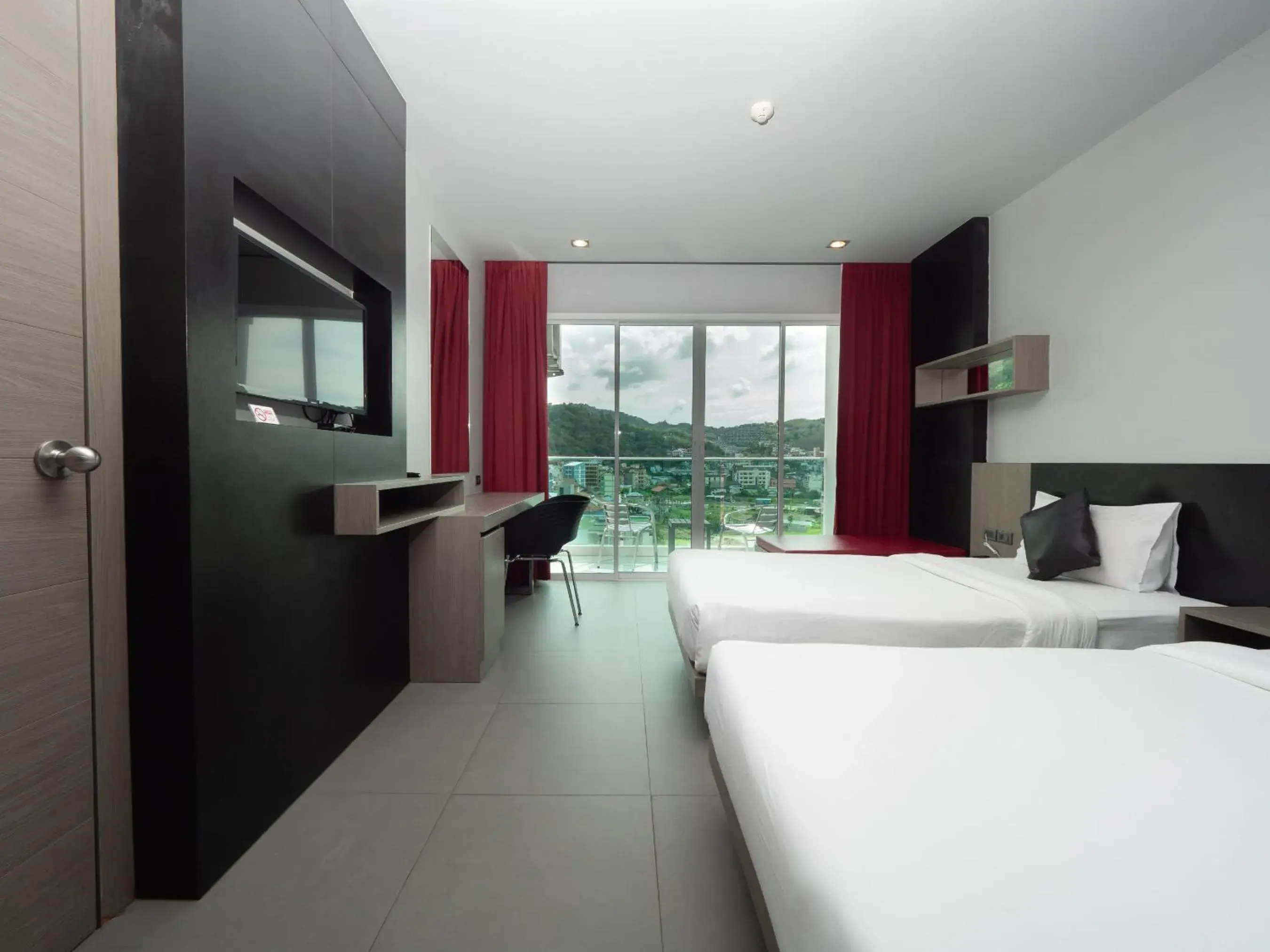 Deluxe Twin Room in Neon Patong Deluxe Twin Room in Neon Patong