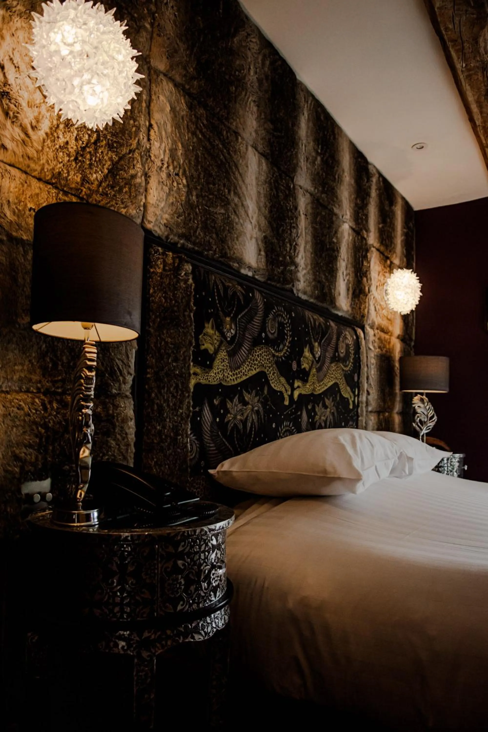 Bed in The White Hart Hotel