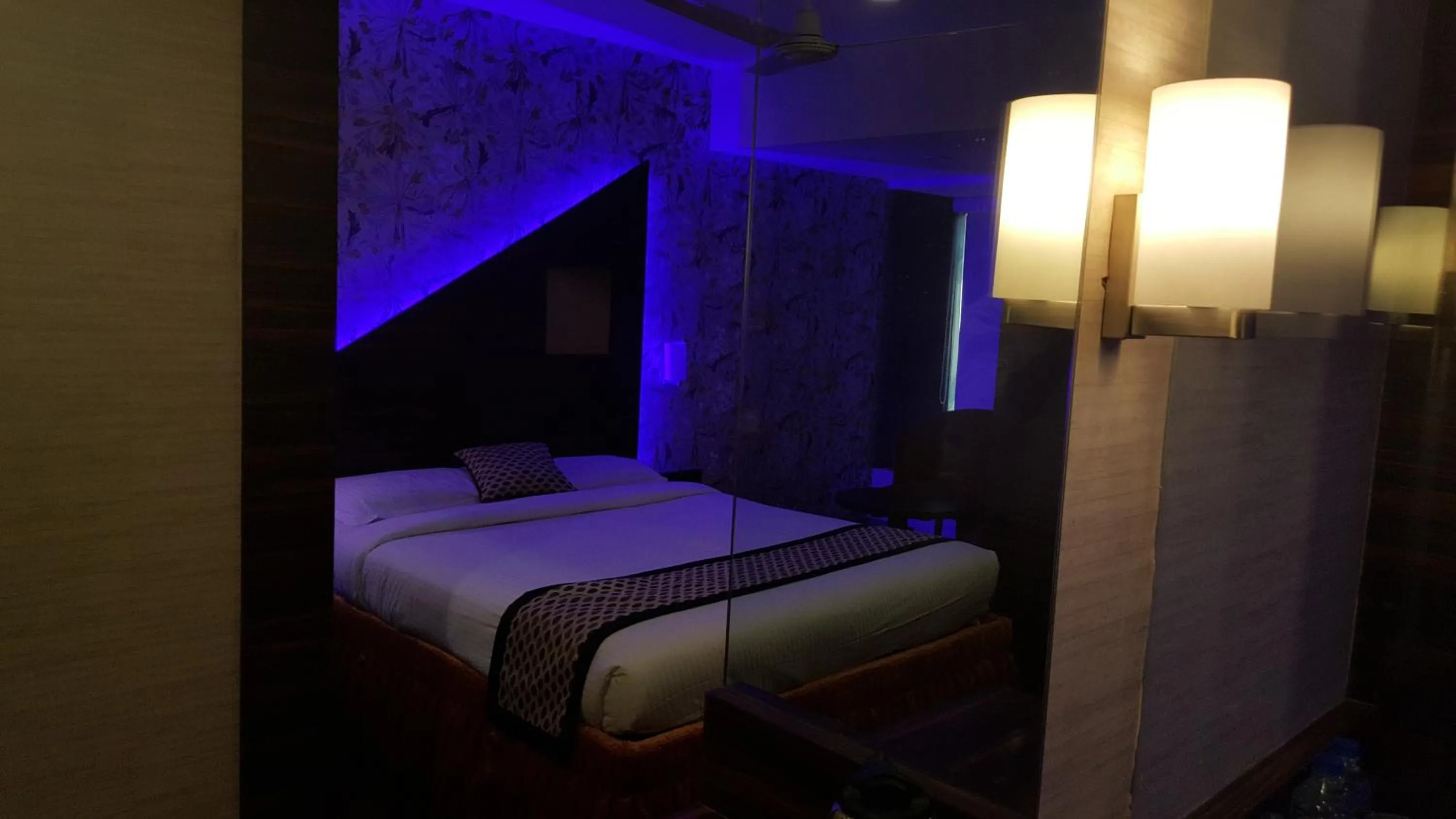 Photo of the whole room, Bed in Privilege Inn