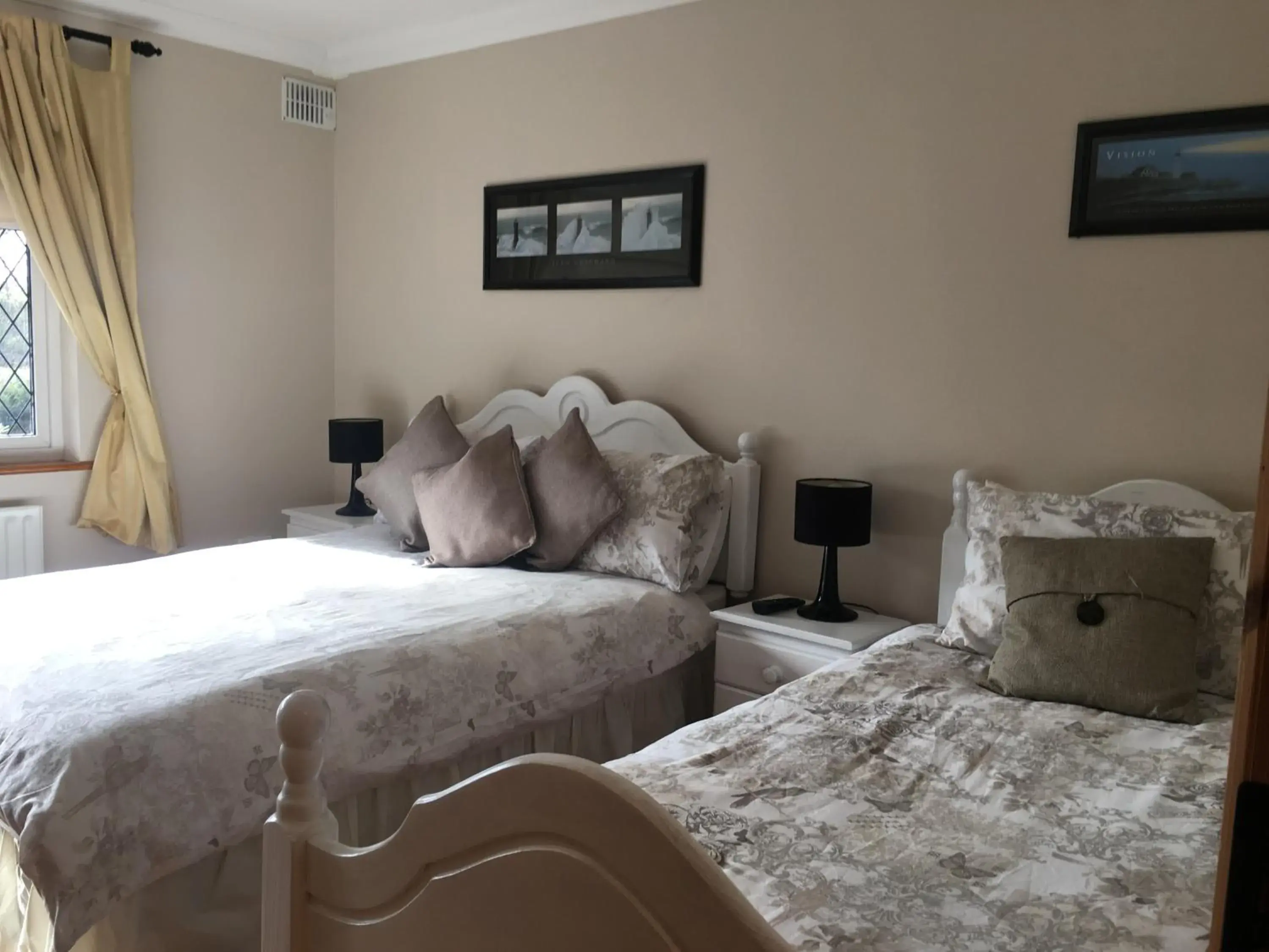 Family Room with External Private Bathroom - single occupancy in Plantation Lodge Family Room with External Private Bathroom - single occupancy in Plantation Lodge