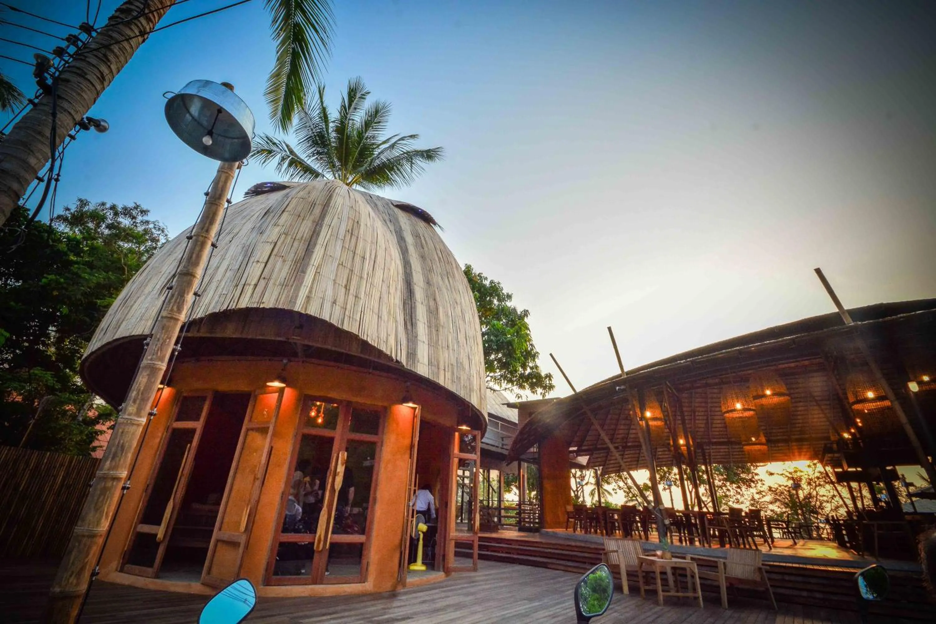 Restaurant/places to eat in The Mud - Eco Hotel