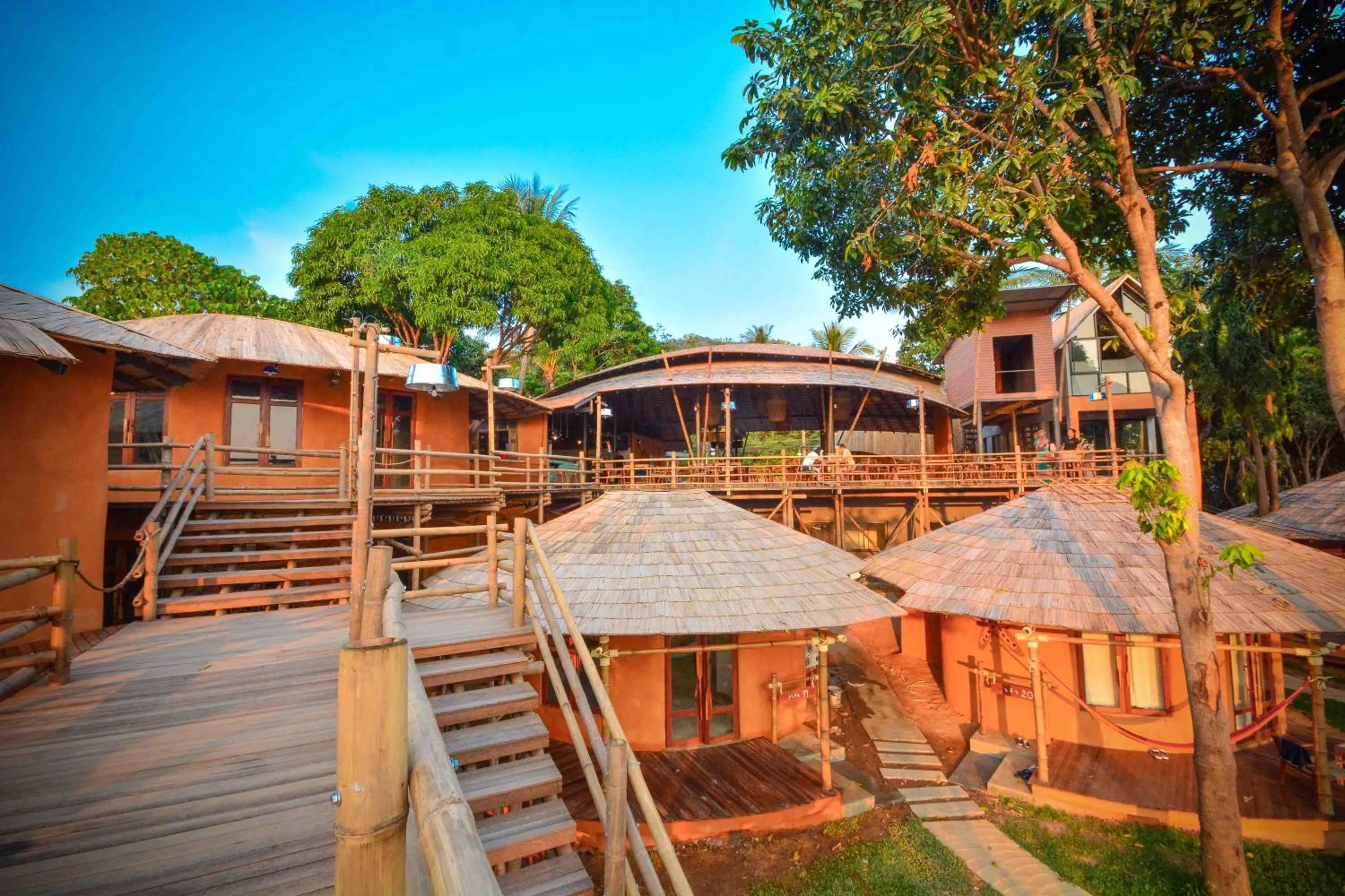 Restaurant/places to eat in The Mud - Eco Hotel