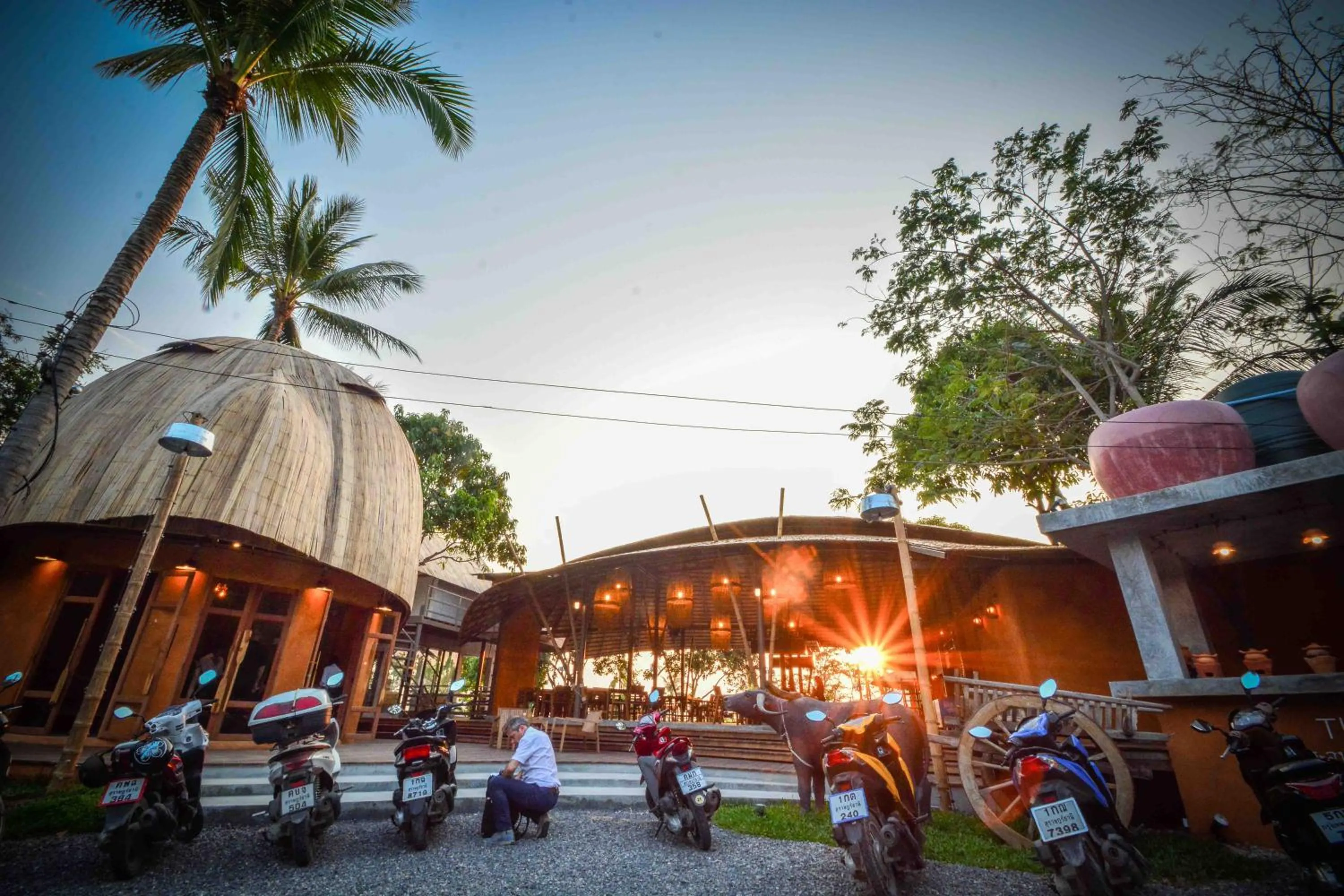 Restaurant/places to eat in The Mud - Eco Hotel