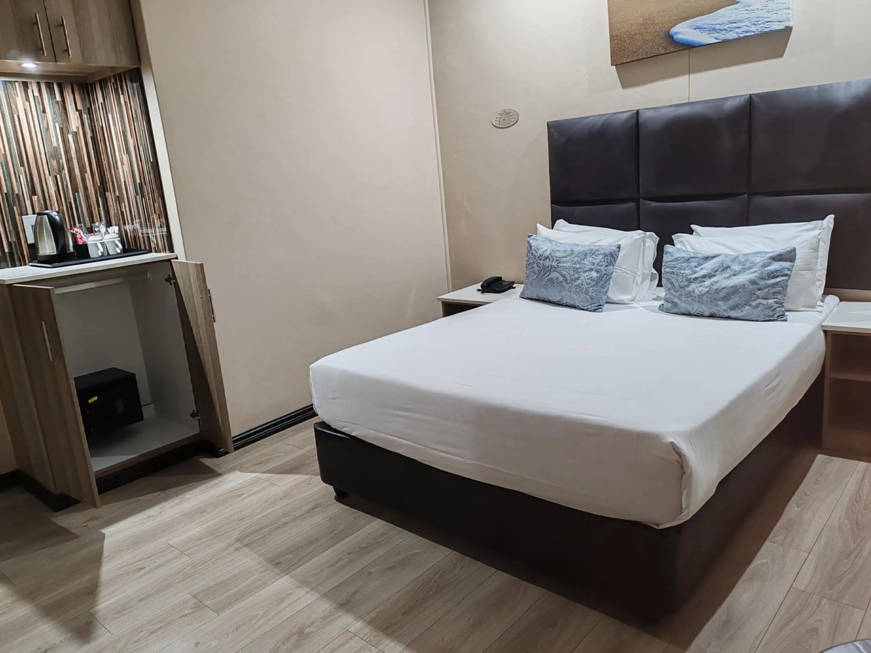 Bed in Regal Inn Umhlanga Gateway