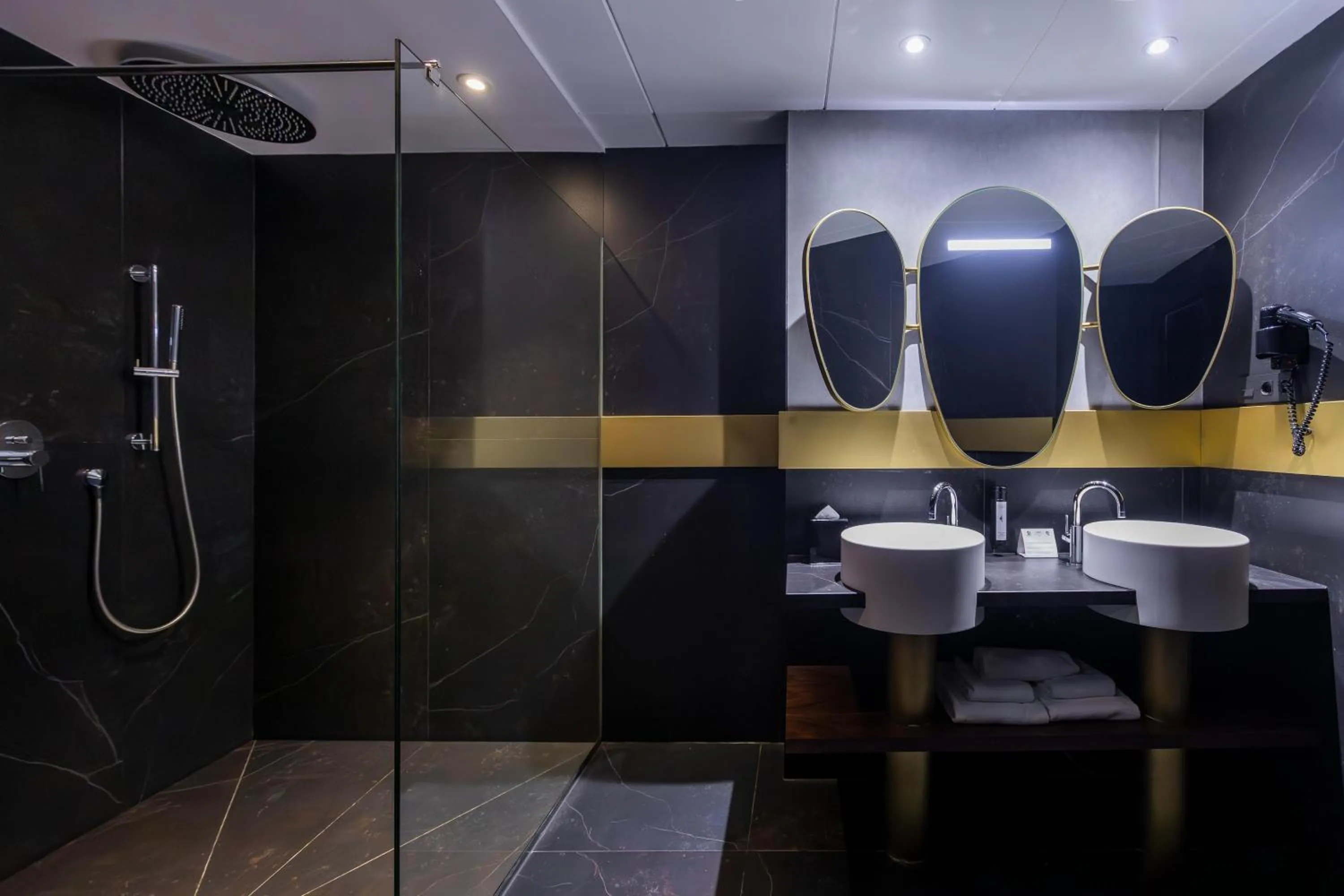 Bathroom in Soho Boutique Granada