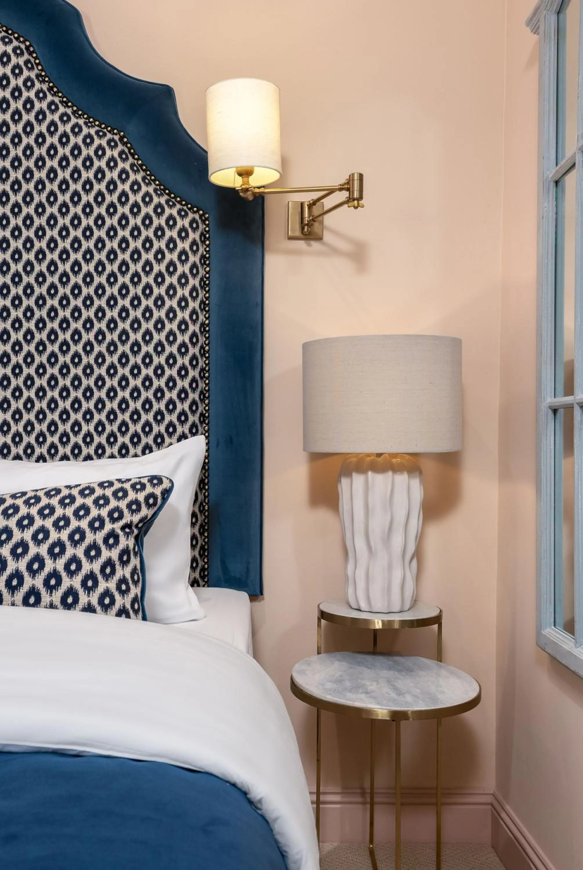 Bed in Munro Guest House